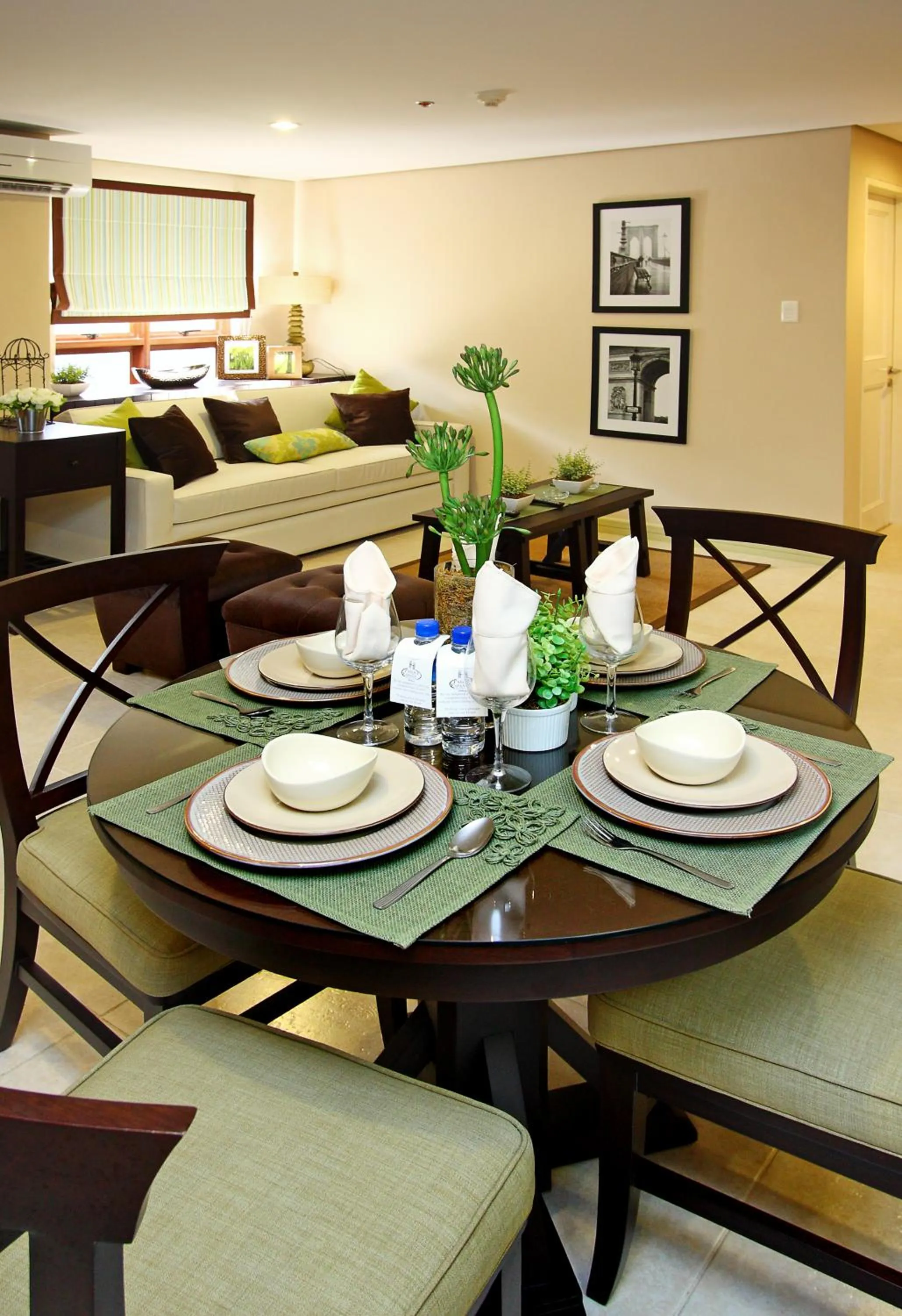 Dining area in Crosswinds Resort Suites