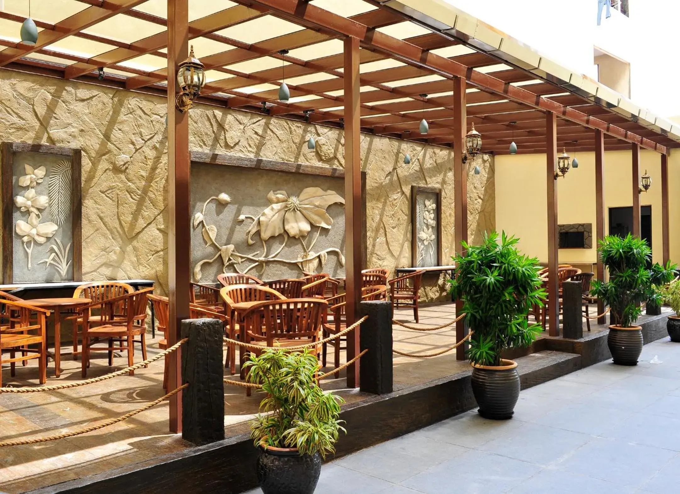 Restaurant/places to eat in Hallmark Express Hotel Restaurant/places to eat in Hallmark Express Hotel