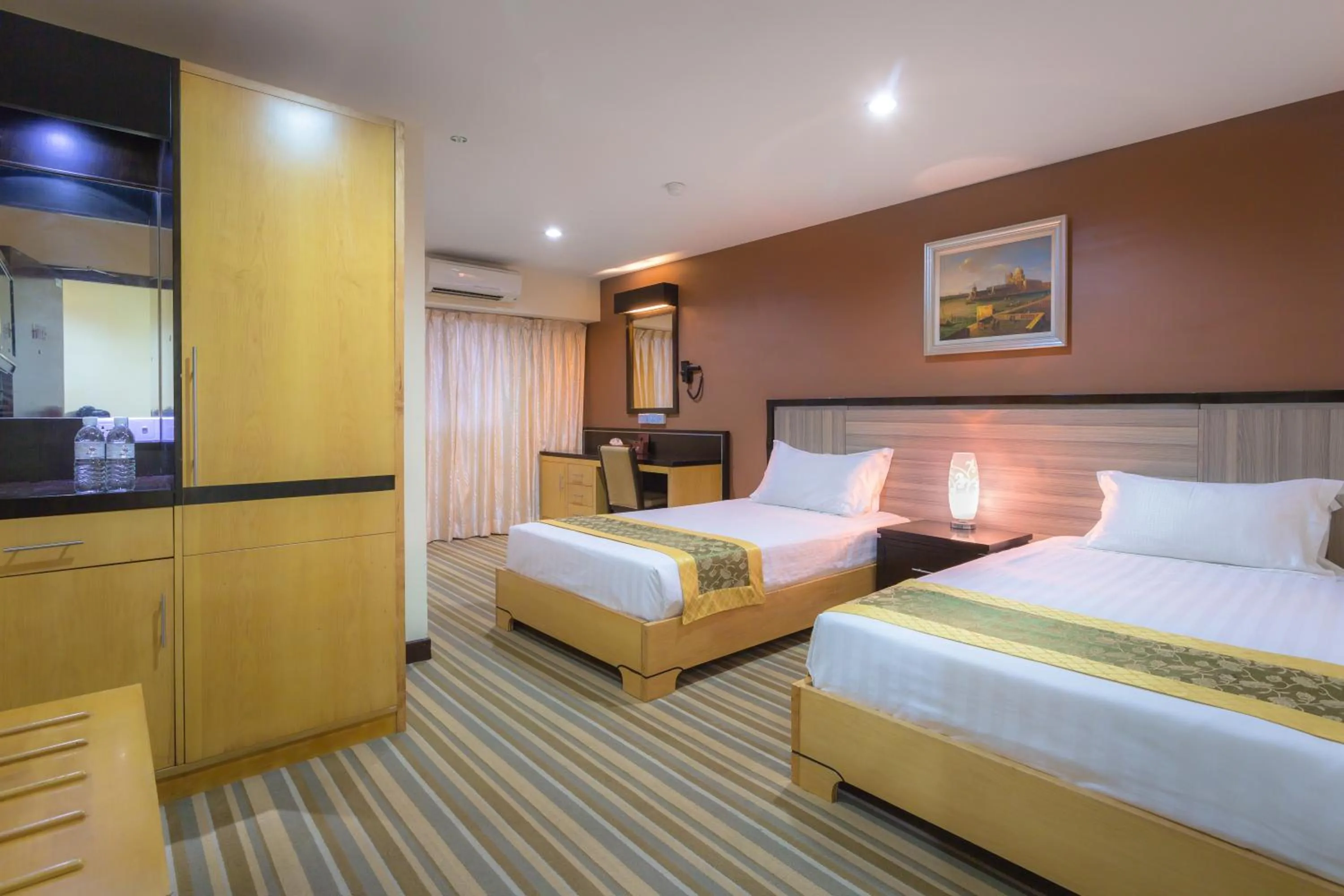 Bedroom, Bed in Hallmark Express Hotel