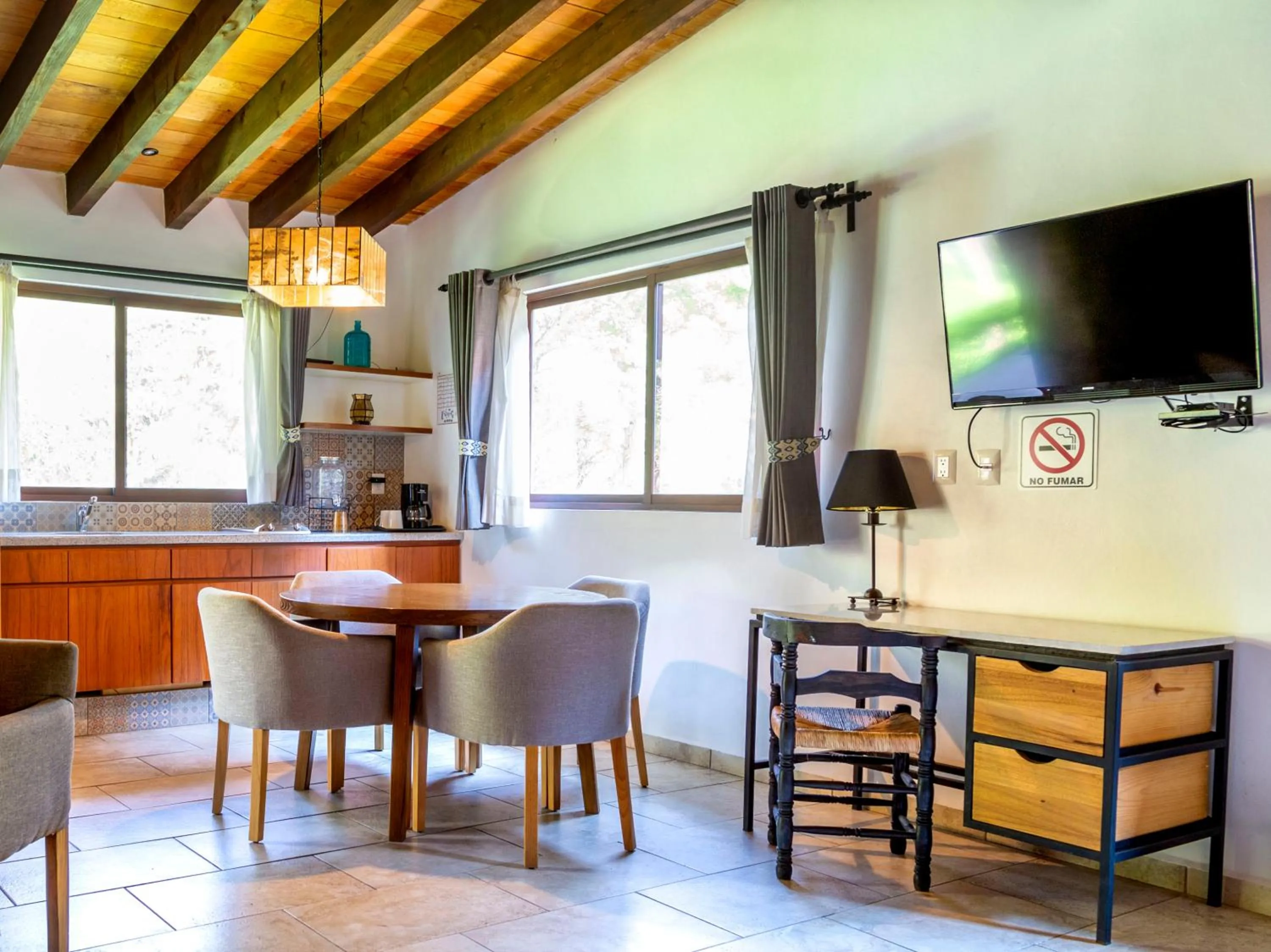 TV and multimedia in Hotel Amate del Rio