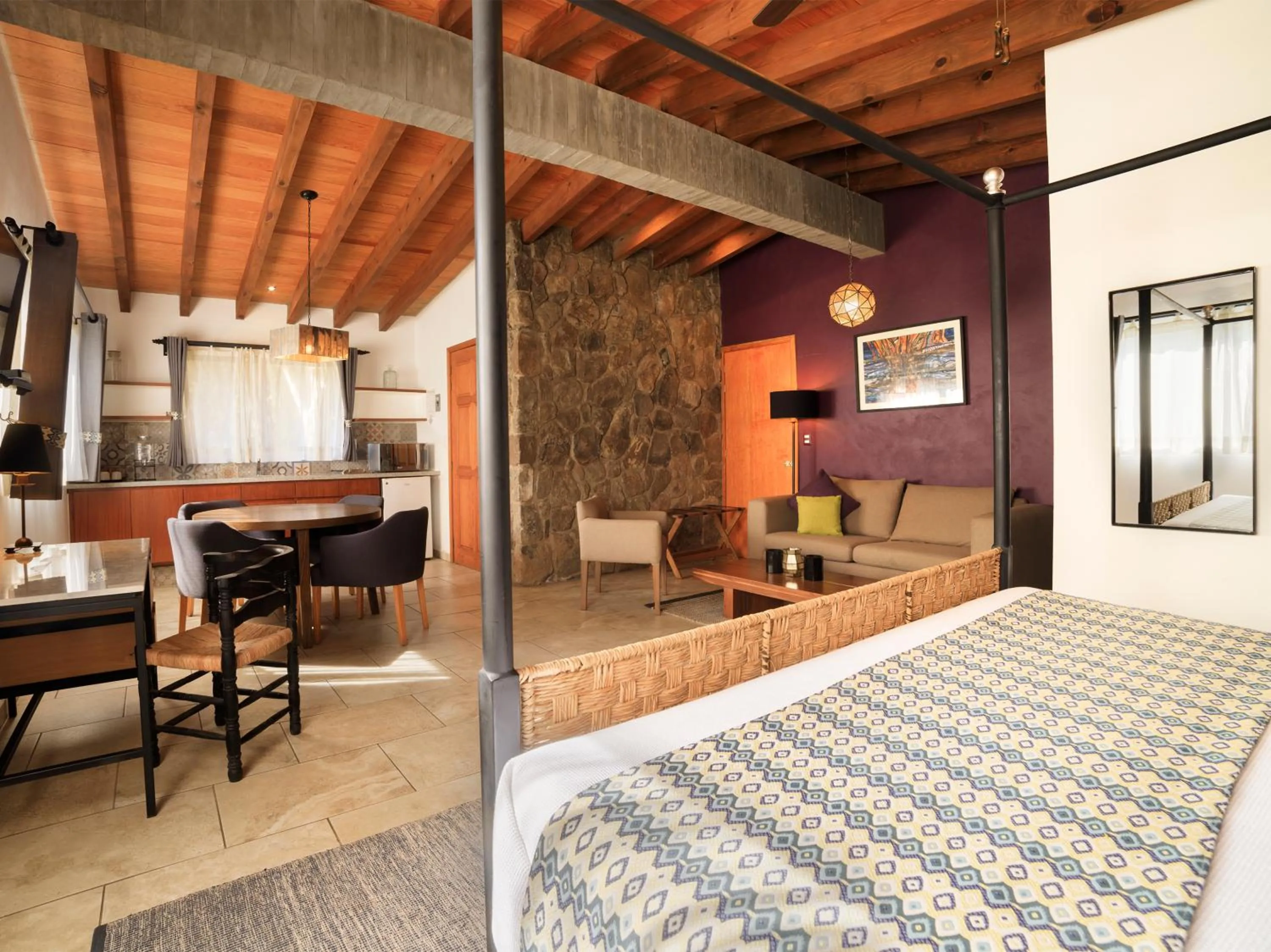 Toilet, Bed in Hotel Amate del Rio