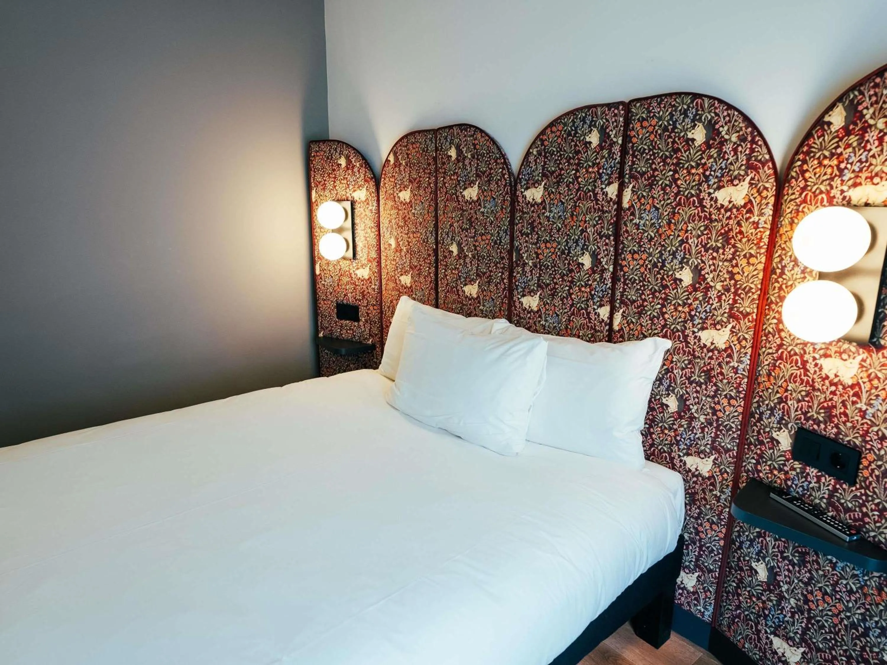 Bedroom, Bed in Ibis Styles Madrid Centro Maravillas