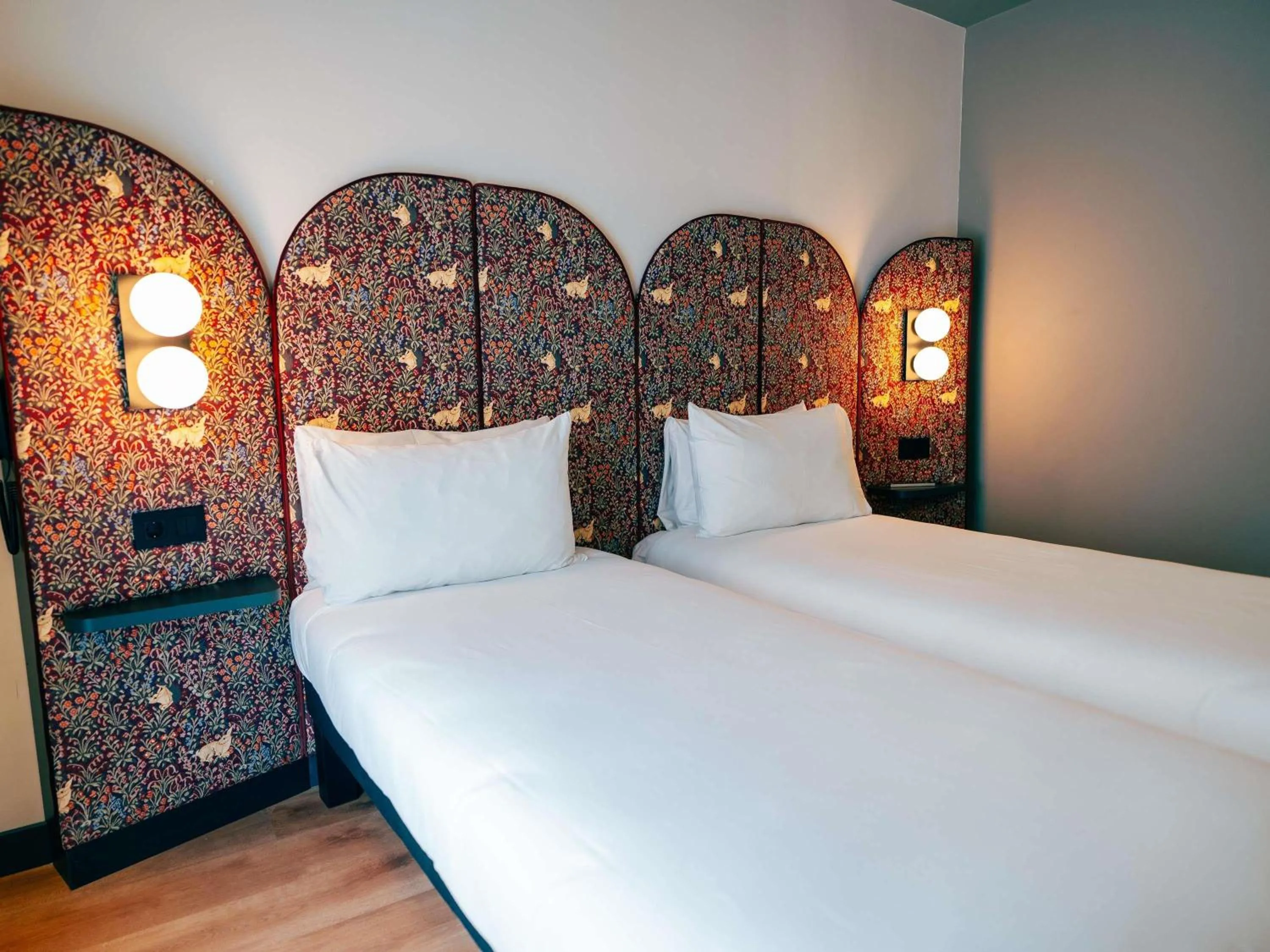 Bedroom, Bed in Ibis Styles Madrid Centro Maravillas