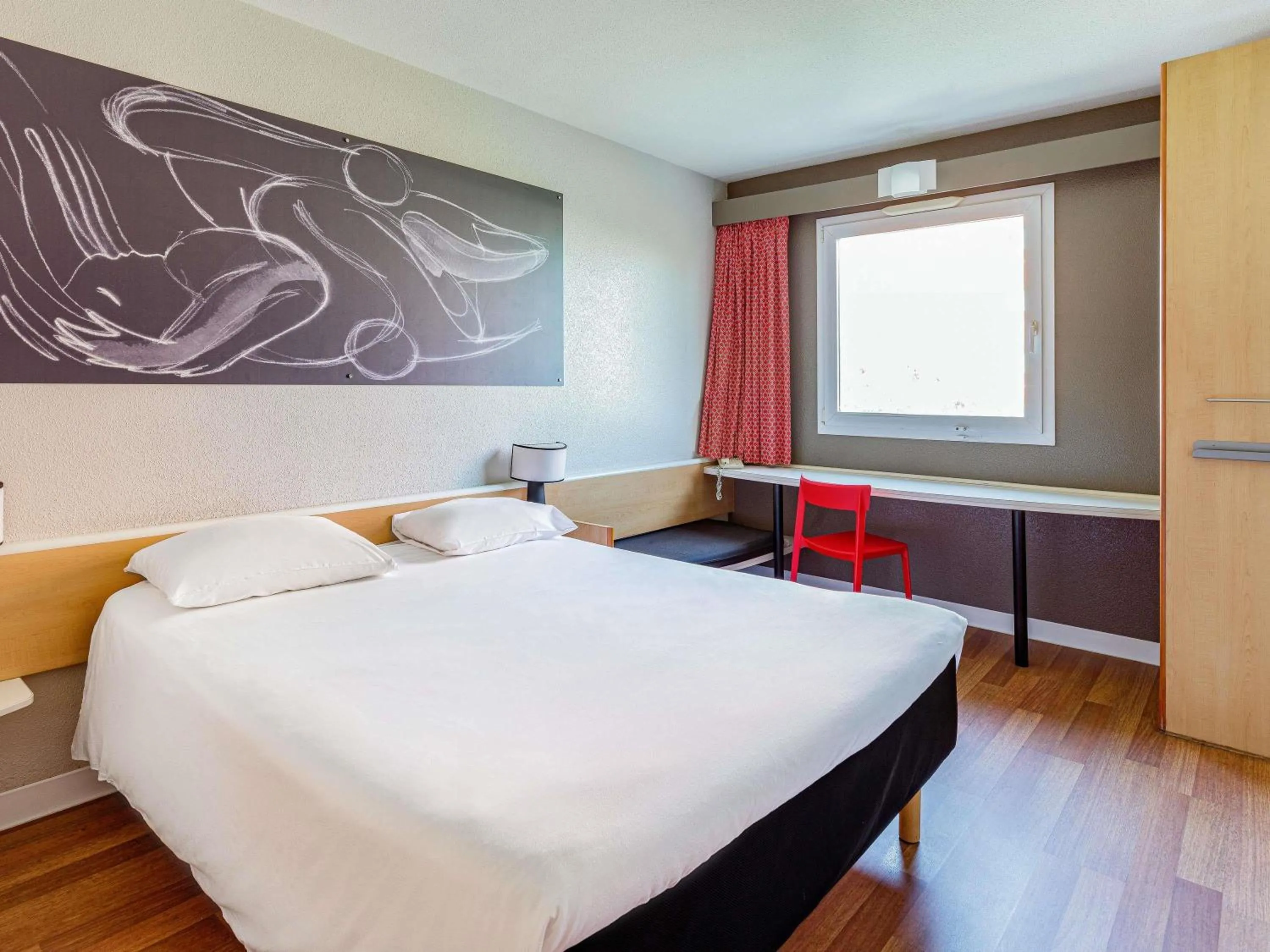 Bedroom, Bed in Ibis Madrid Fuenlabrada