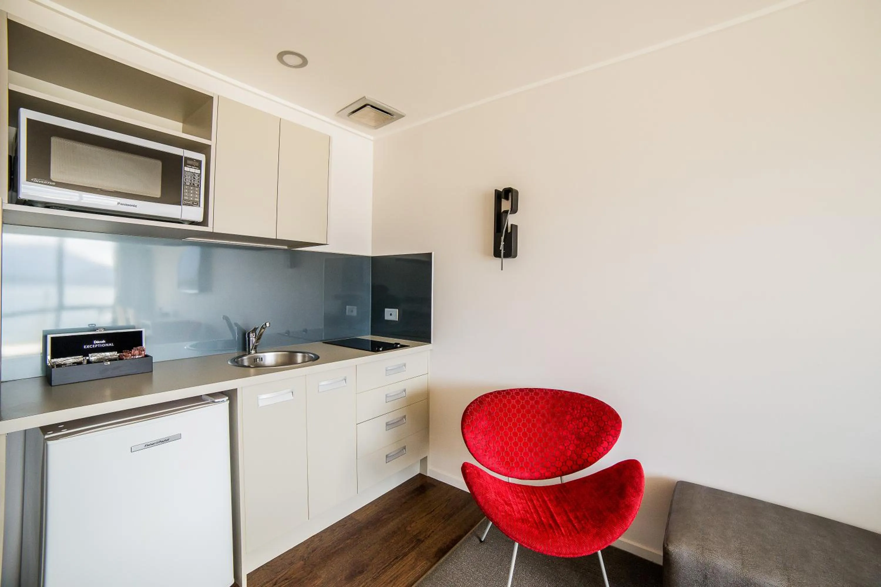 Coffee/tea facilities in Marakura Deluxe Motel