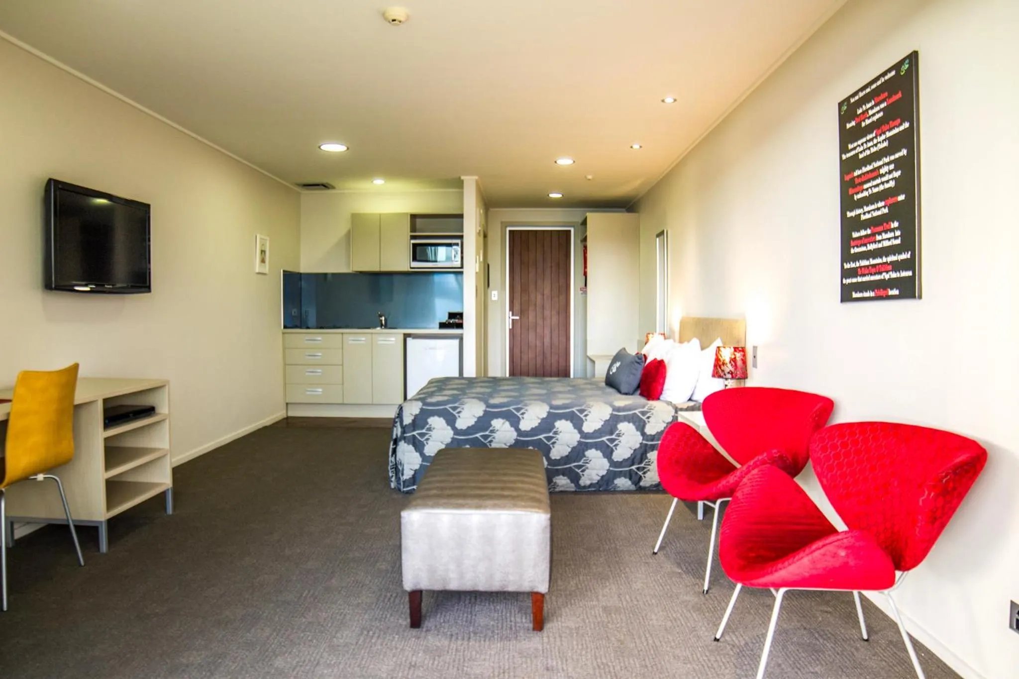 Bed in Marakura Deluxe Motel