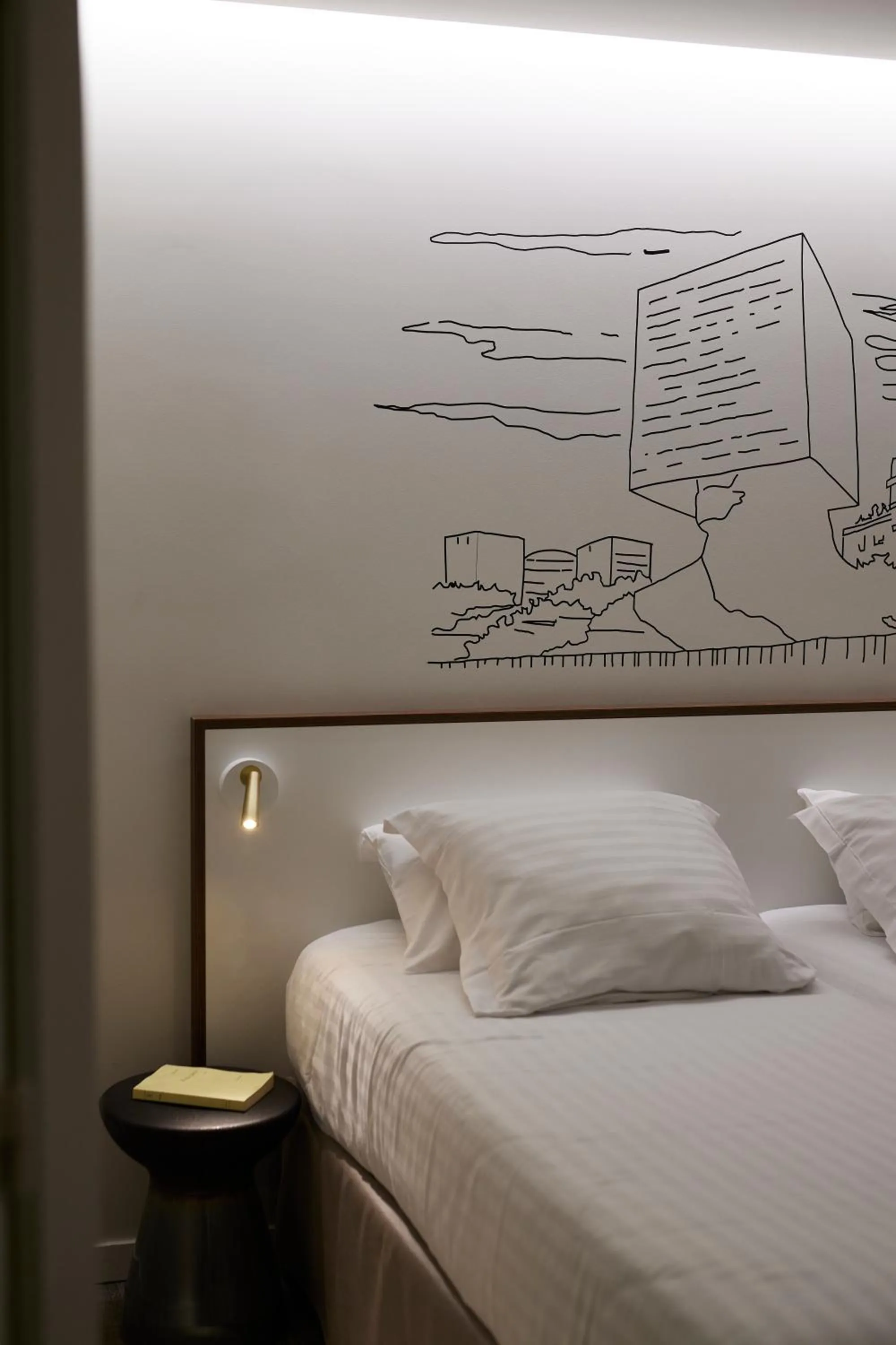 Bedroom, Bed in Hotel du Pin Nice Port