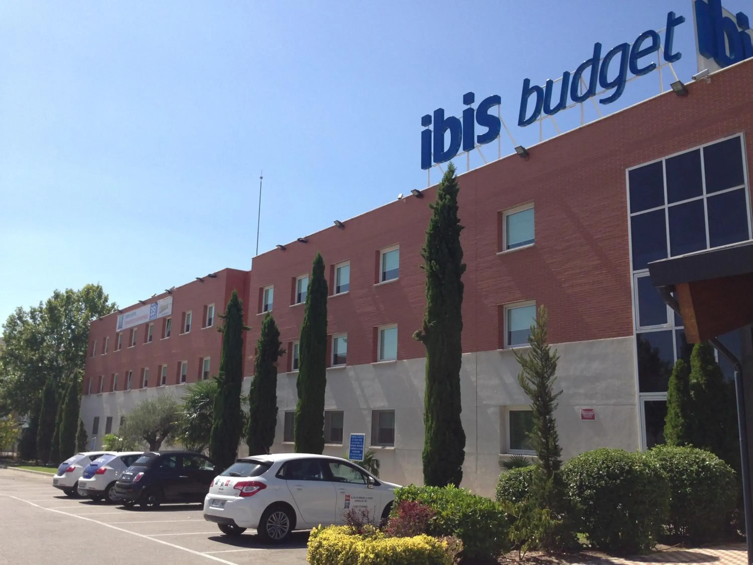 Facade/entrance in Ibis Budget Madrid Alcalá de Henares La Dehesa Facade/entrance in Ibis Budget Madrid Alcalá de Henares La Dehesa