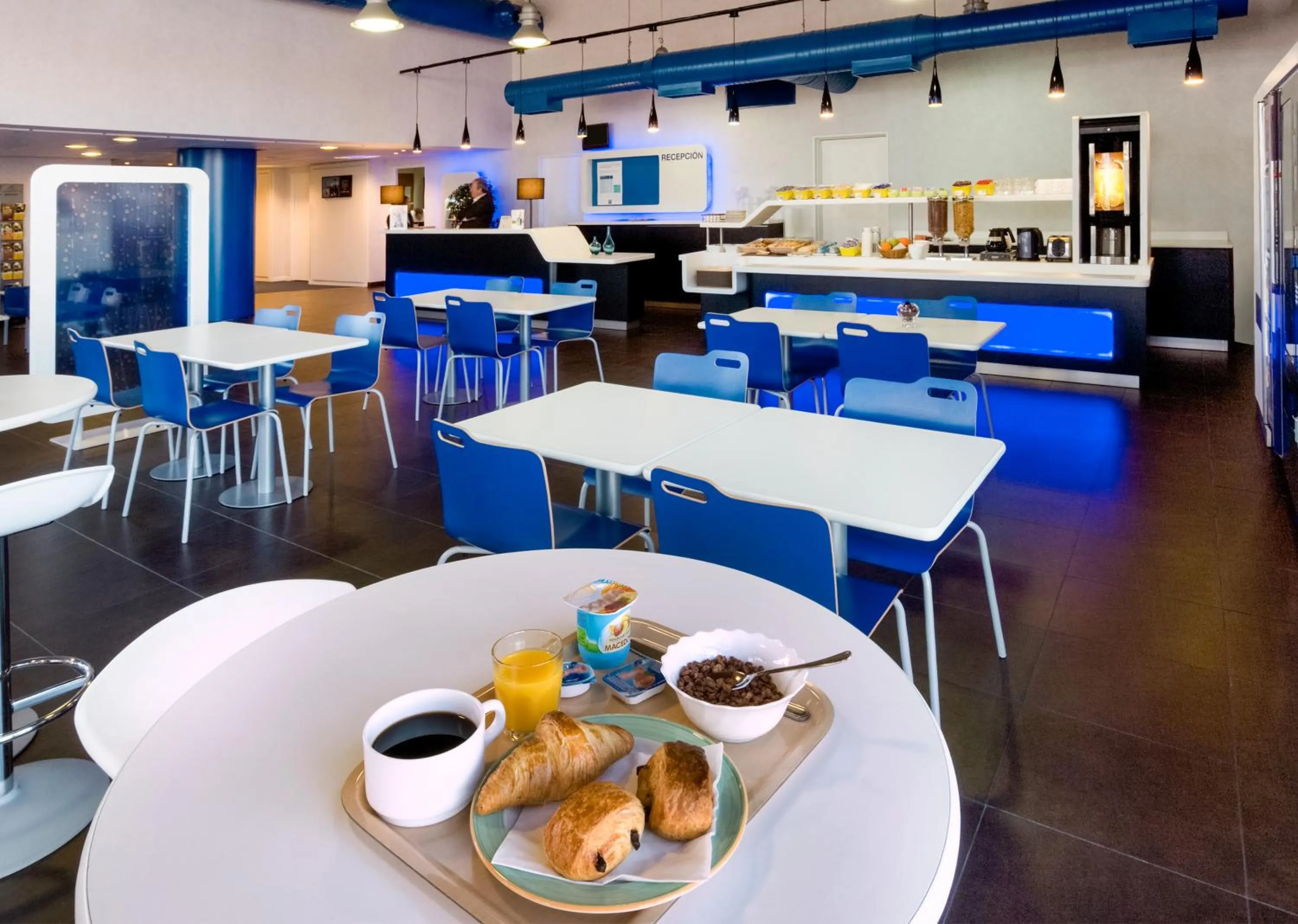 Buffet breakfast in Ibis Budget Madrid Alcalá de Henares La Dehesa