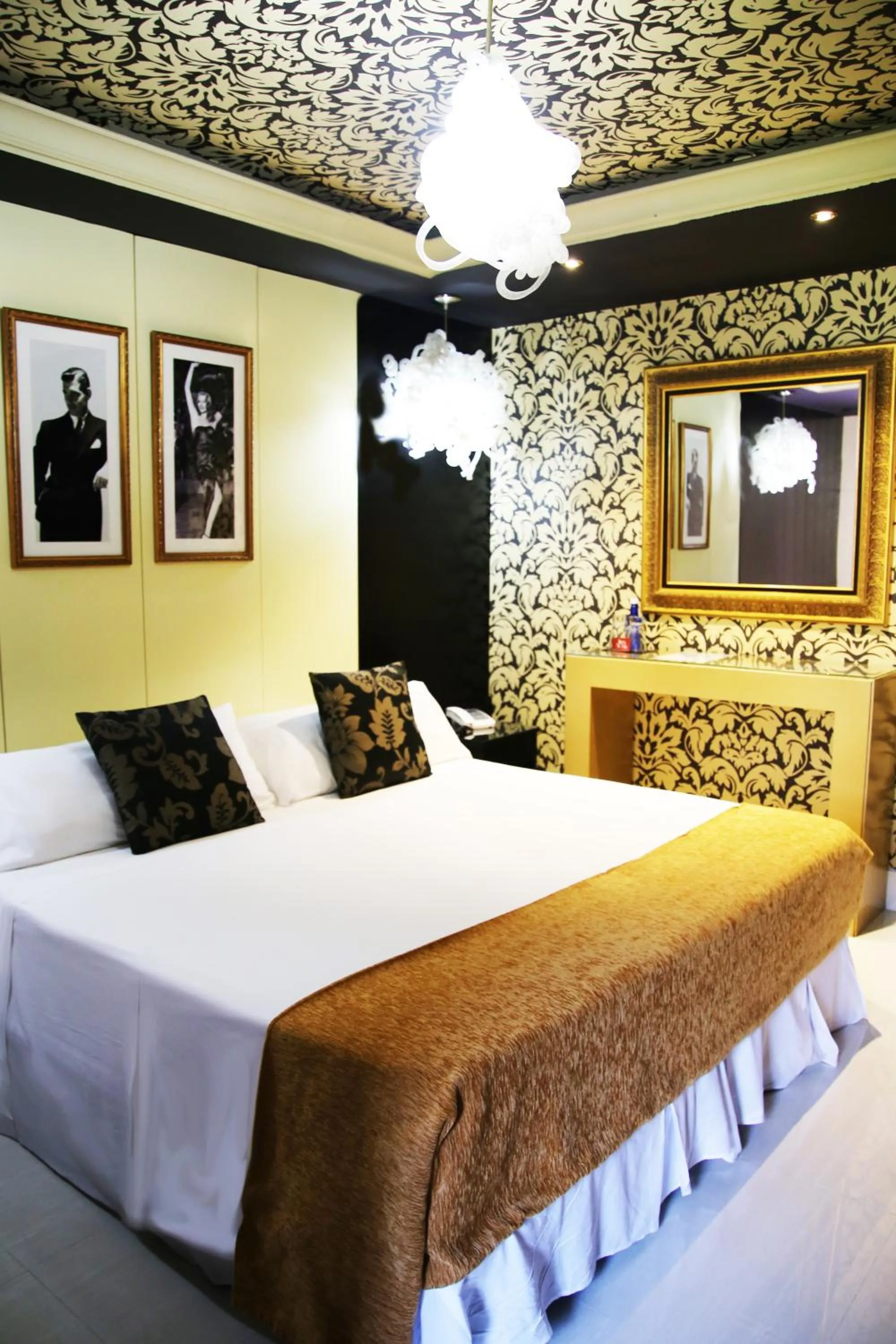 Bed in Hotel Años 50