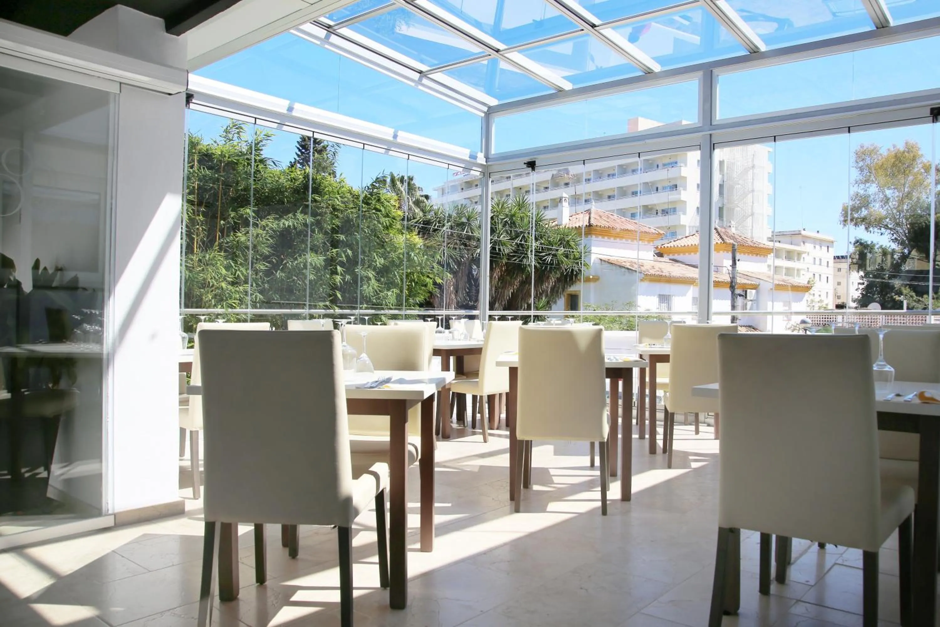 Restaurant/places to eat in Hotel Años 50