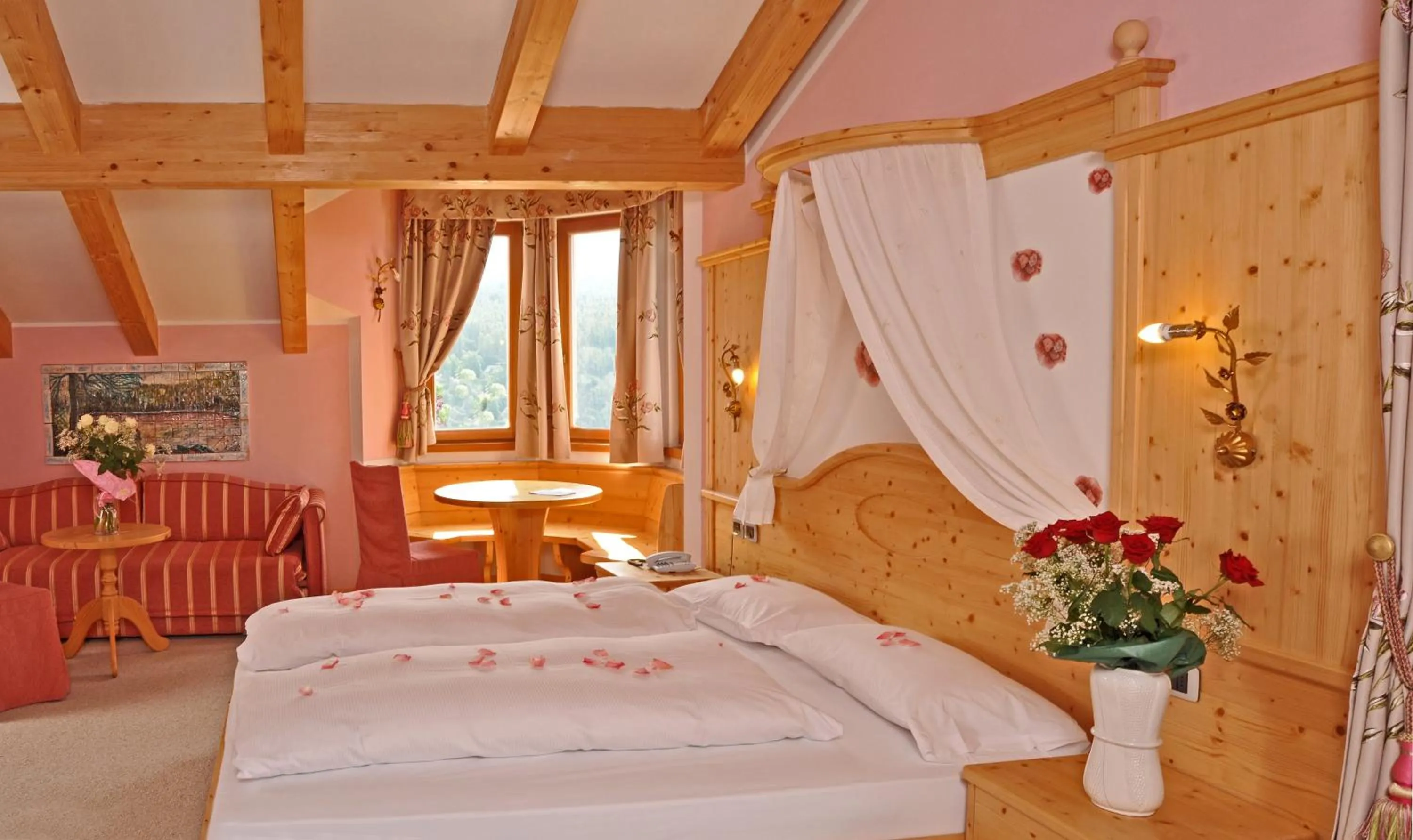 Photo of the whole room, Bed in Hotel Rosa Resort