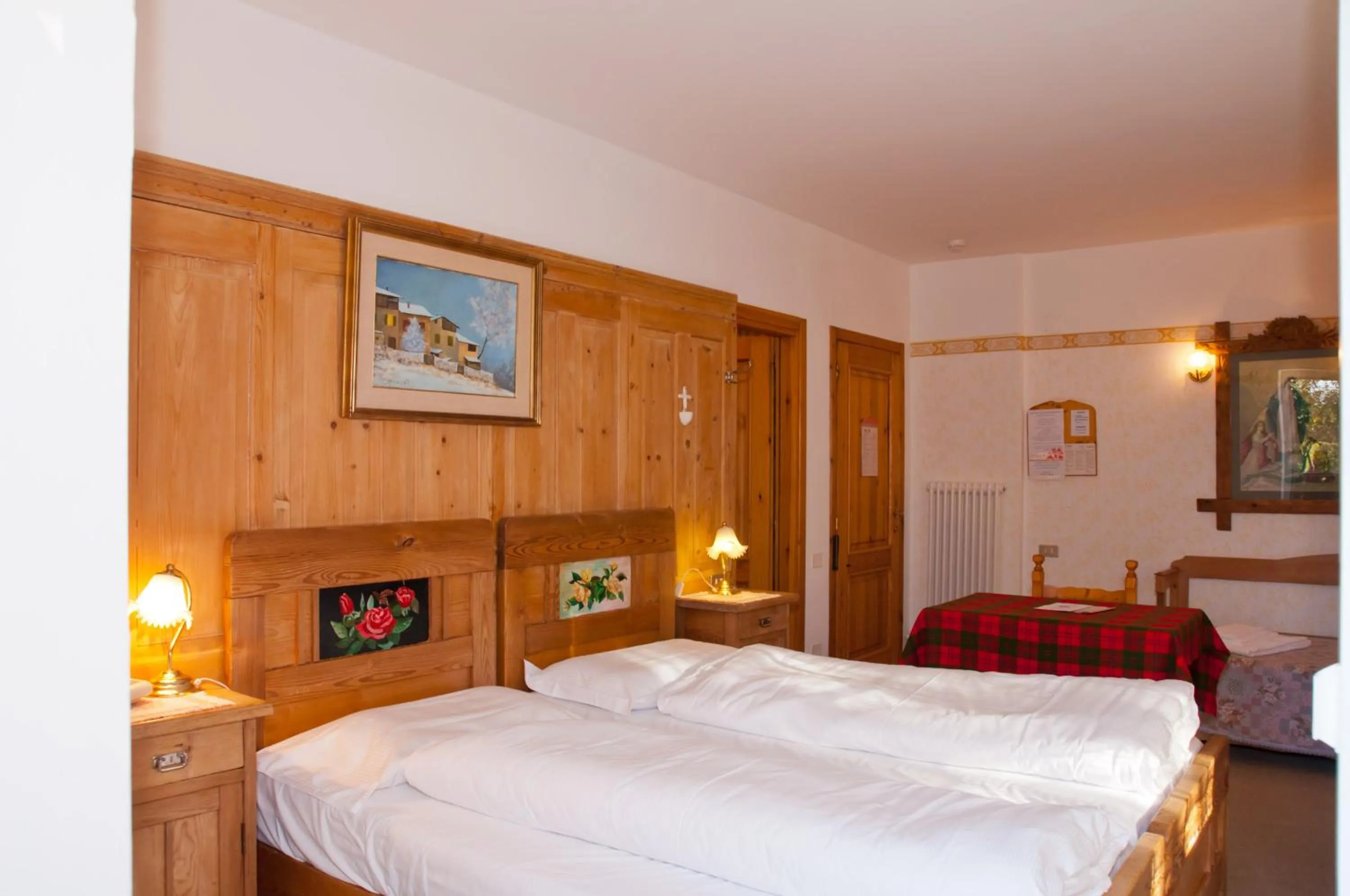 Photo of the whole room, Bed in Hotel Rosa Resort