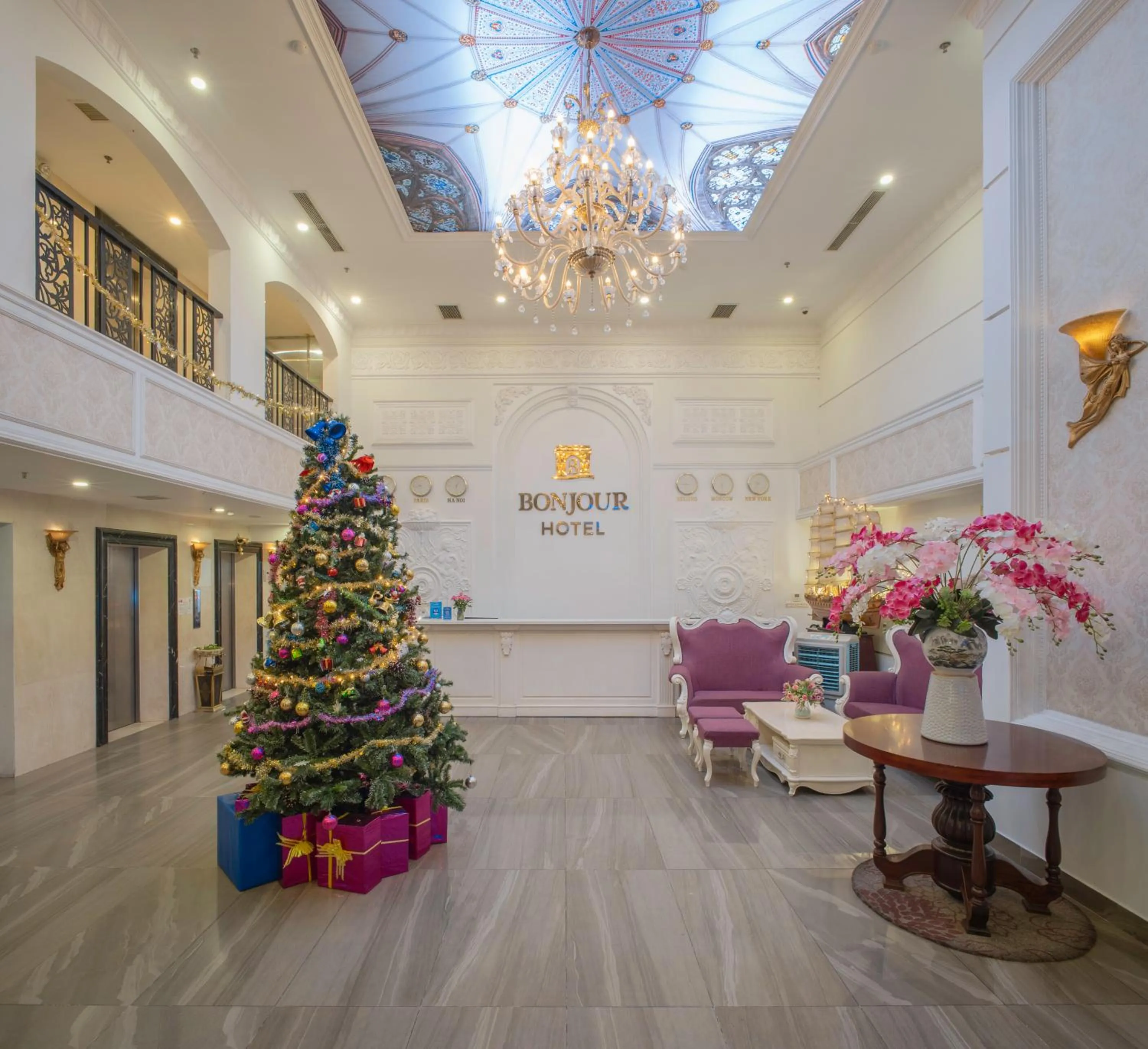 Communal lounge/ TV room in Bonjour Nha Trang Hotel