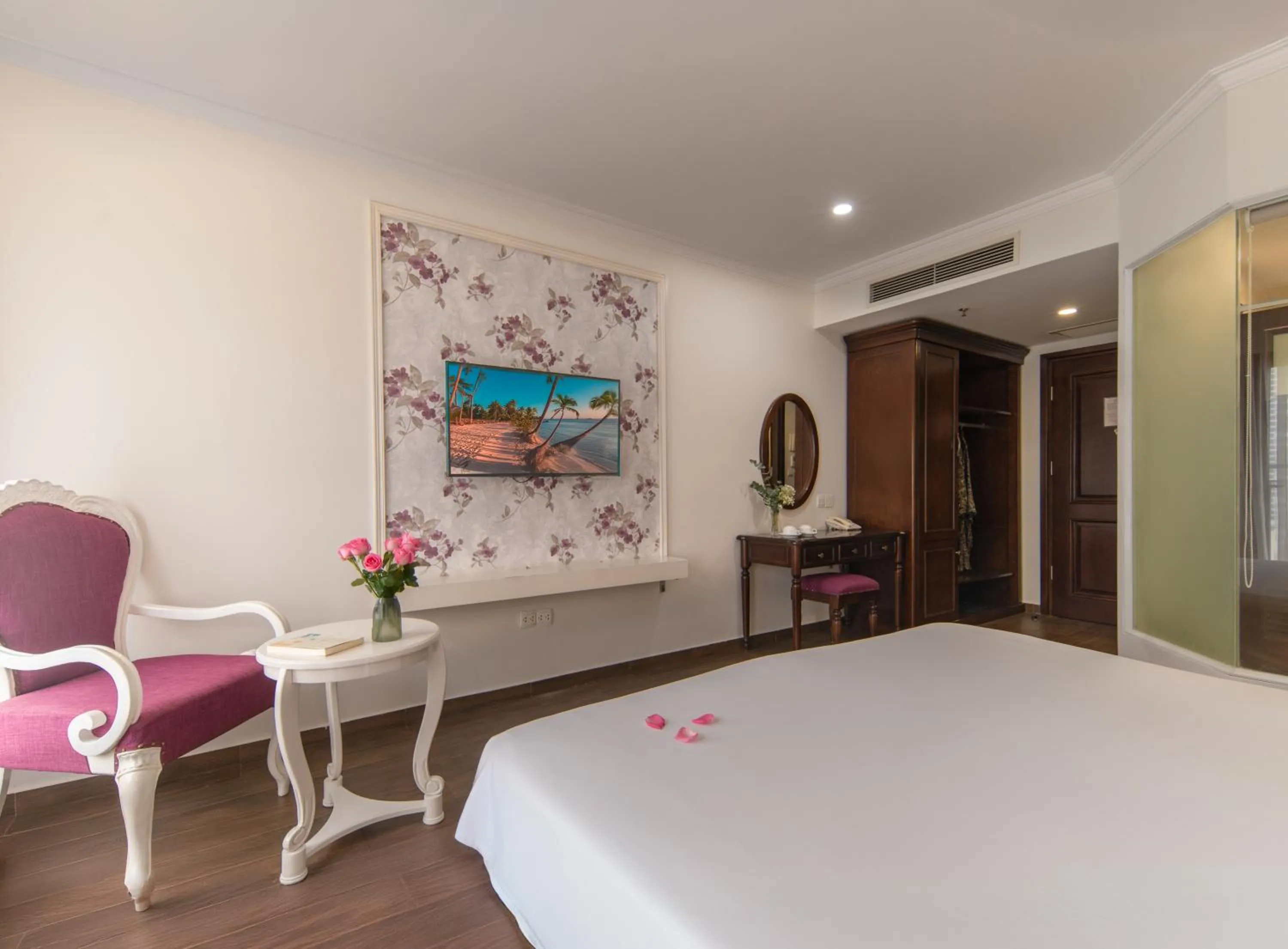 Bed in Bonjour Nha Trang Hotel