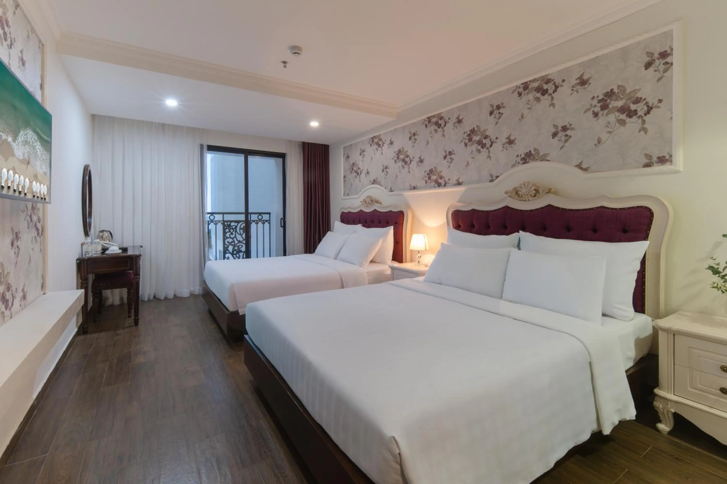 Balcony/Terrace, Bed in Bonjour Nha Trang Hotel