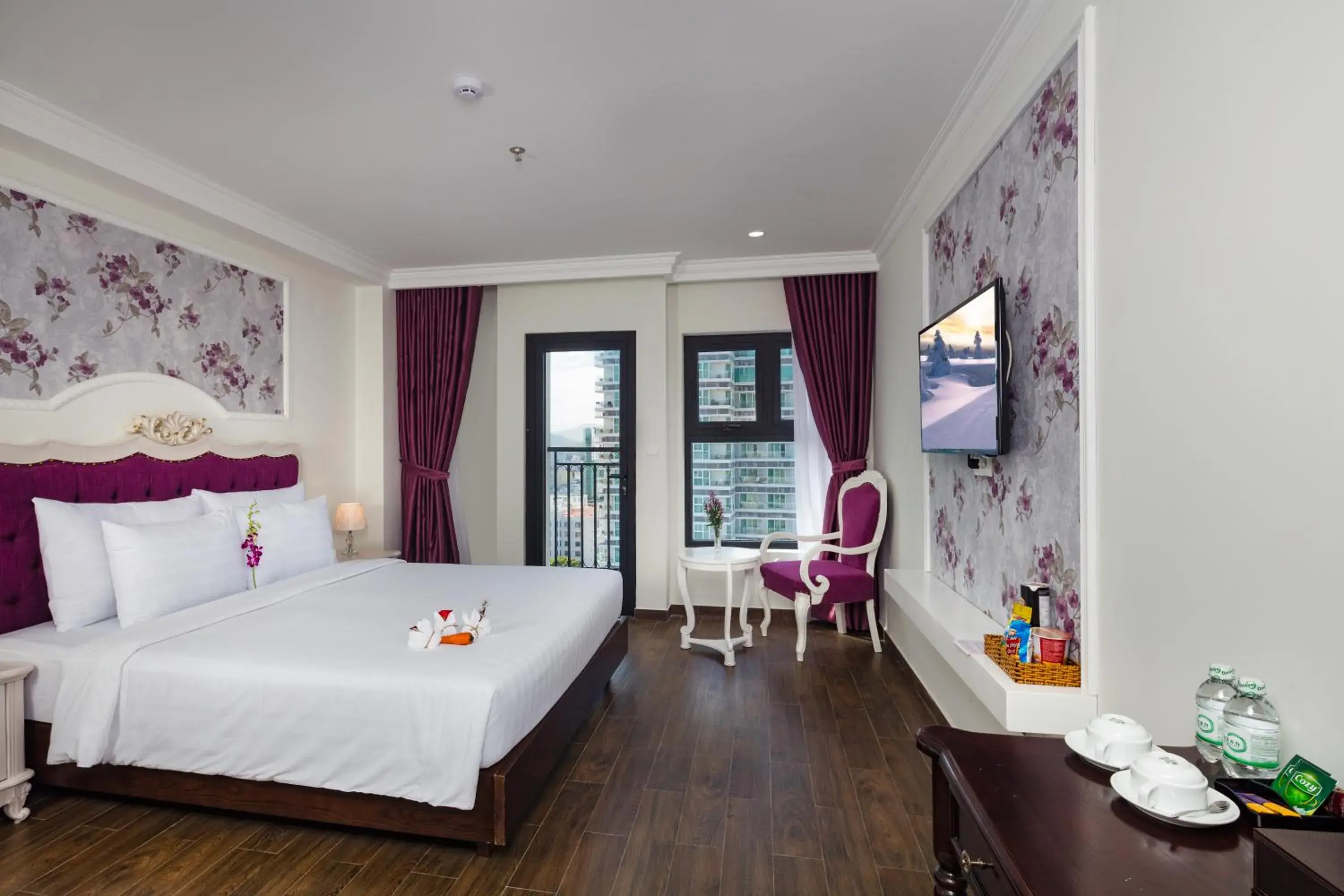 Queen Room with Balcony in Bonjour Nha Trang Hotel Queen Room with Balcony in Bonjour Nha Trang Hotel