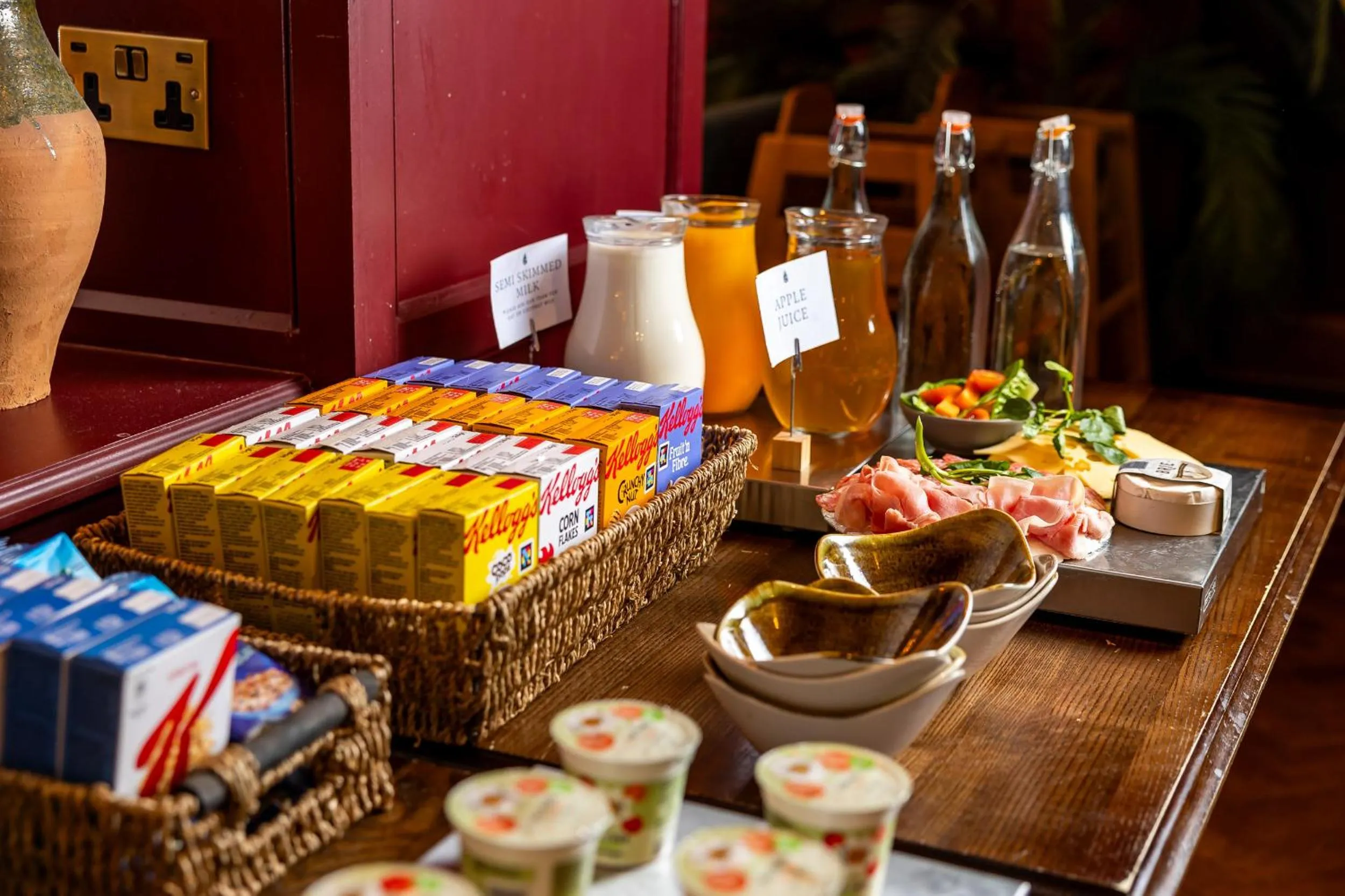 Breakfast in Salisbury Arms Hotel