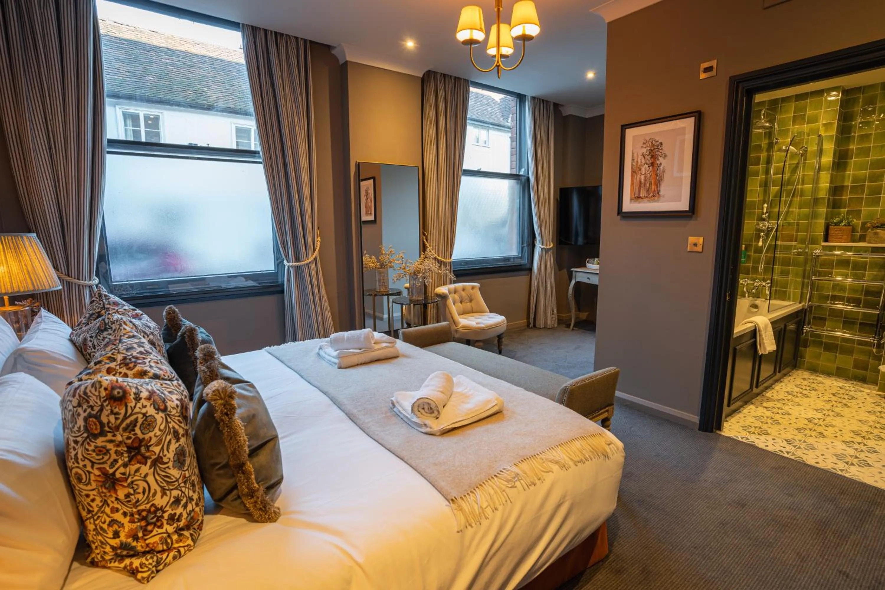 Bedroom, Bed in Salisbury Arms Hotel