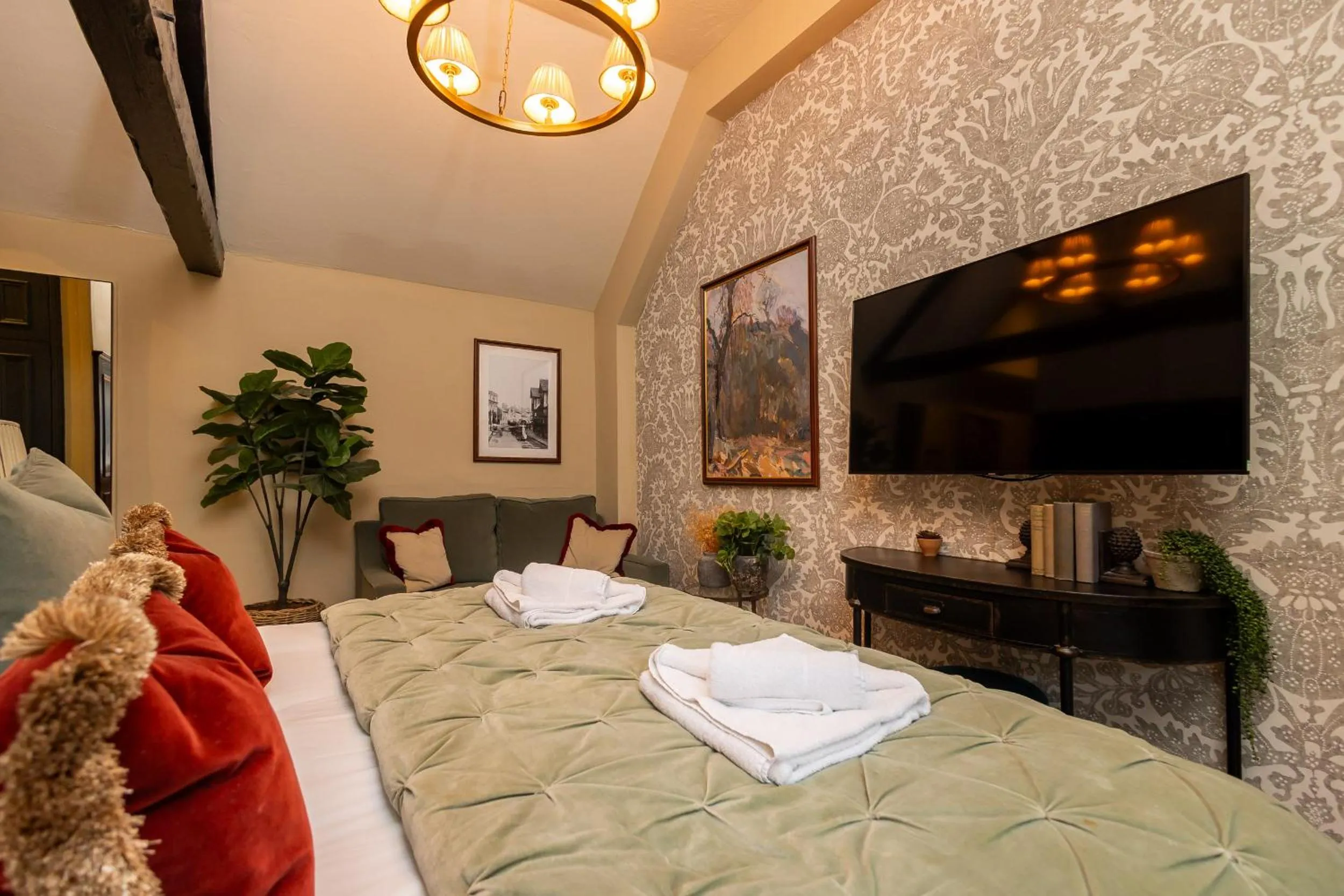 TV and multimedia, Bed in Salisbury Arms Hotel