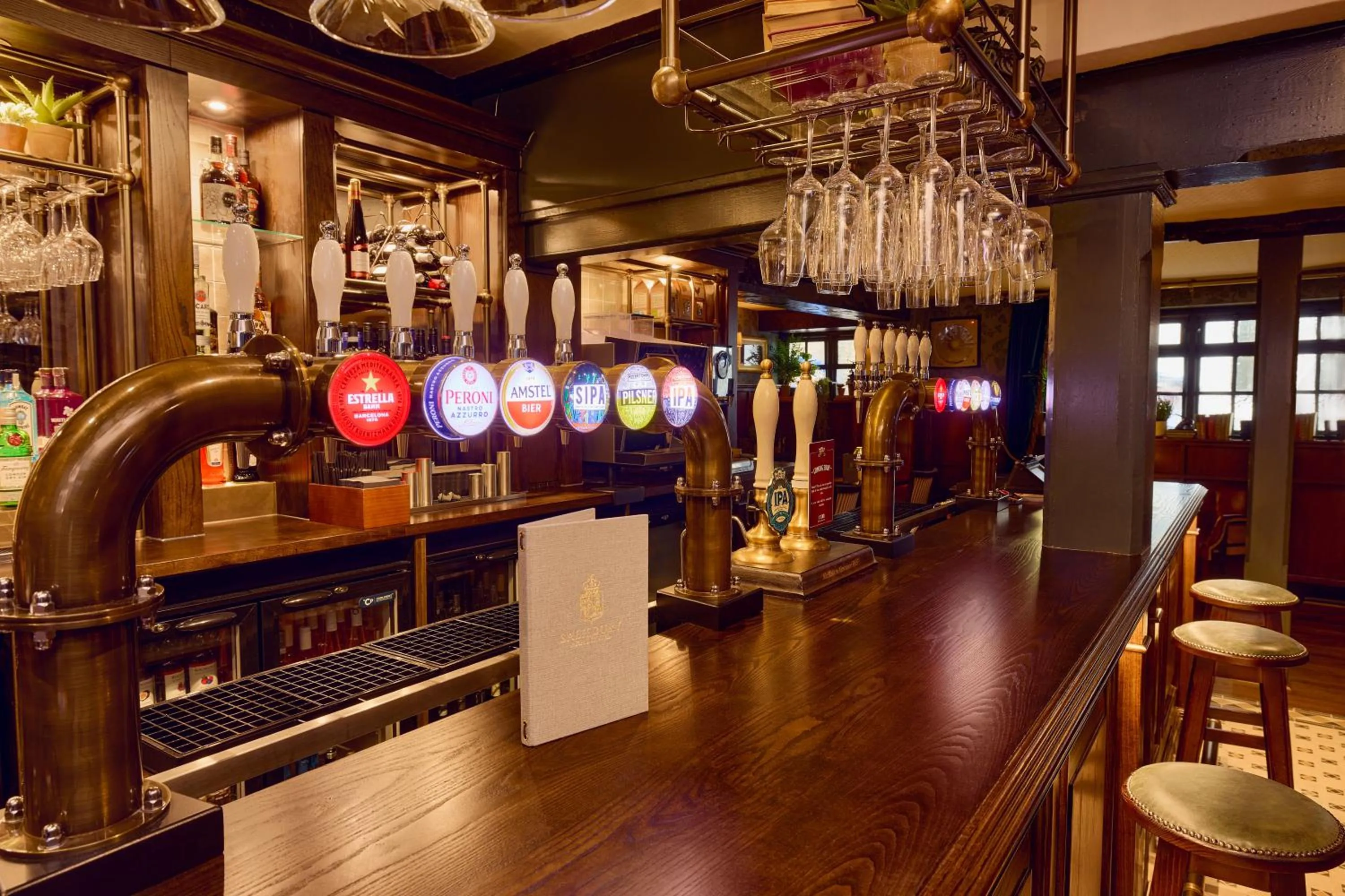 Food and drinks in Salisbury Arms Hotel