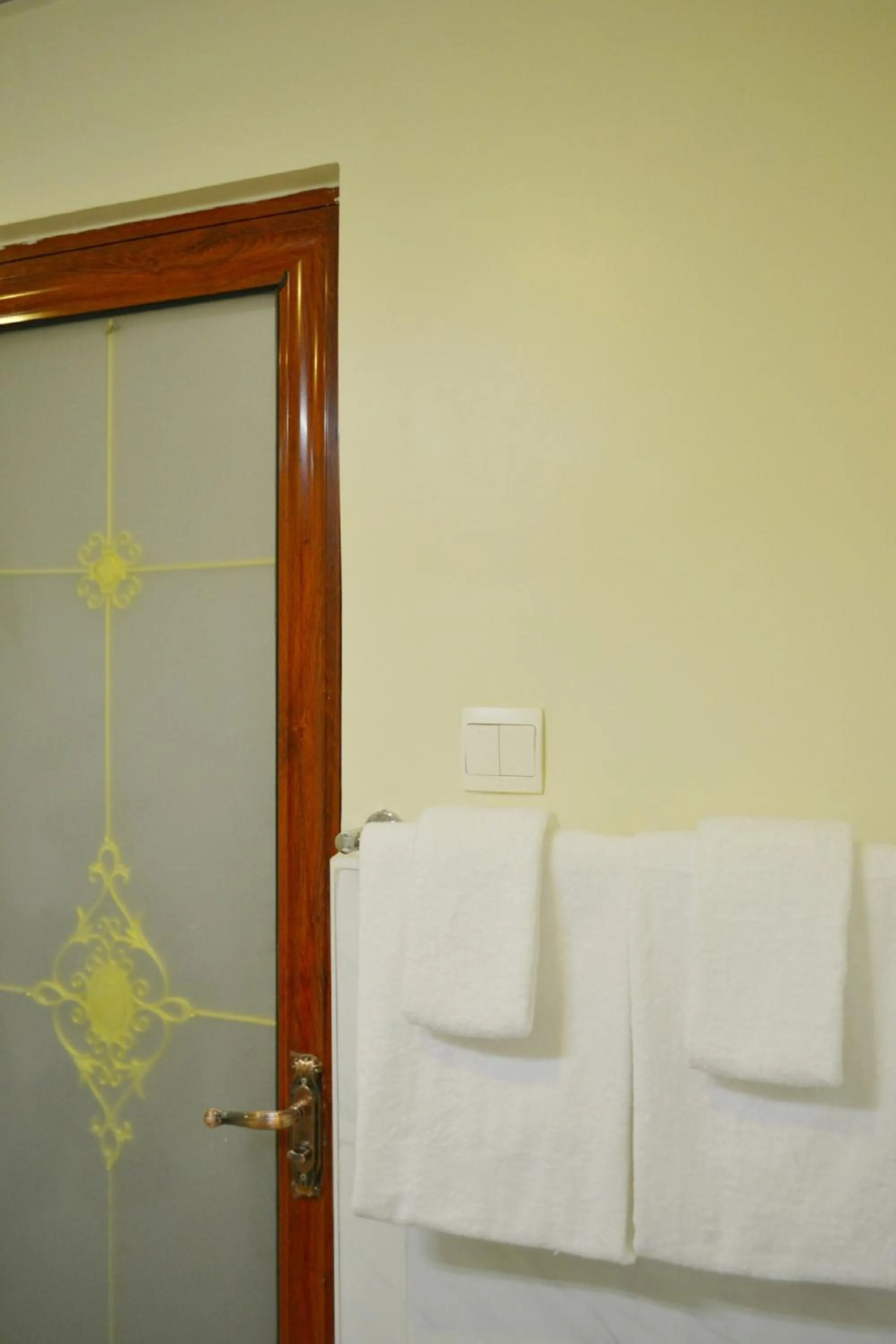 Bathroom in Hotel Broadway Yangon