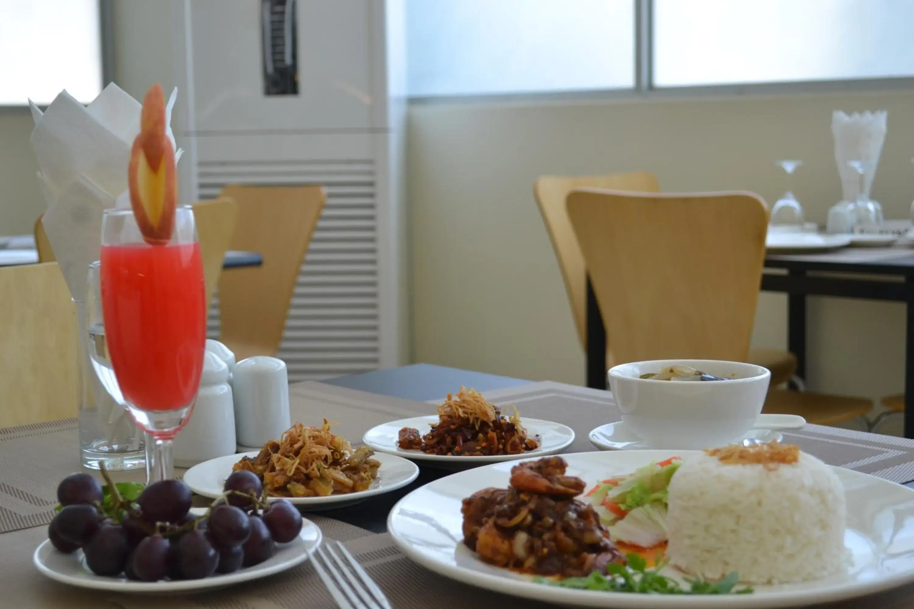 Restaurant/places to eat in Hotel Broadway Yangon Restaurant/places to eat in Hotel Broadway Yangon