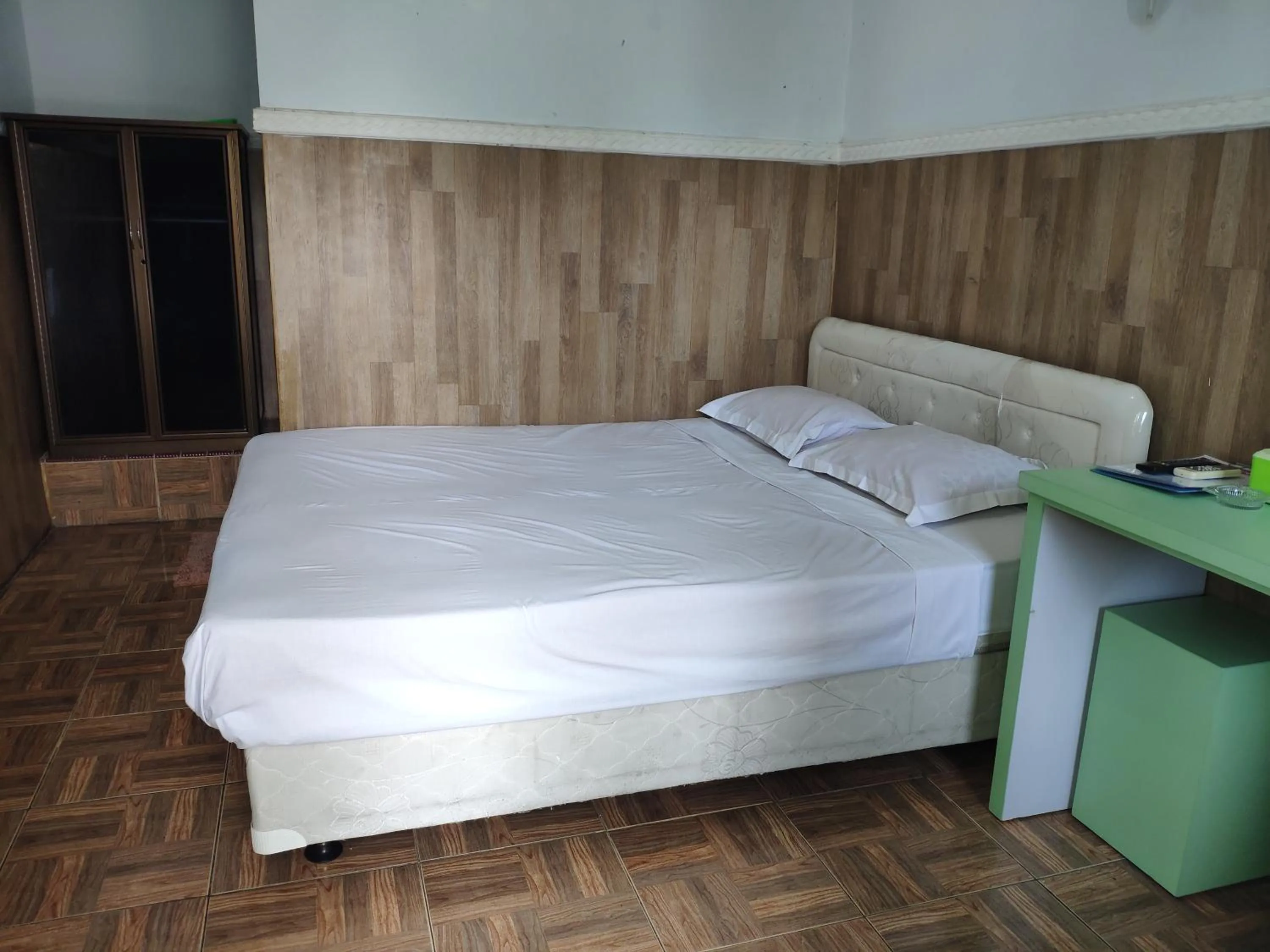 Bed in Hotel Boegenviel Syariah