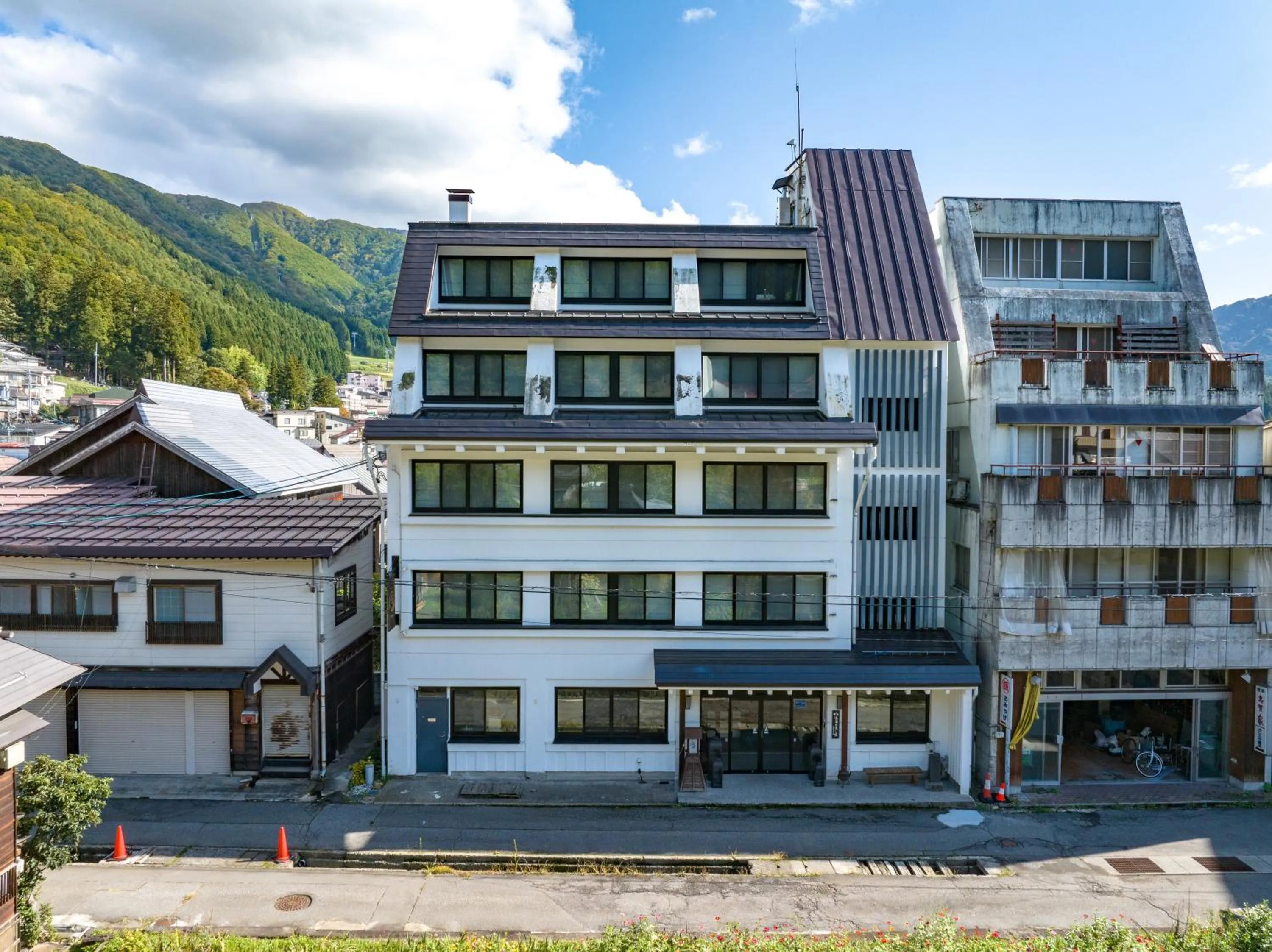 Property building in Residence Yasushi