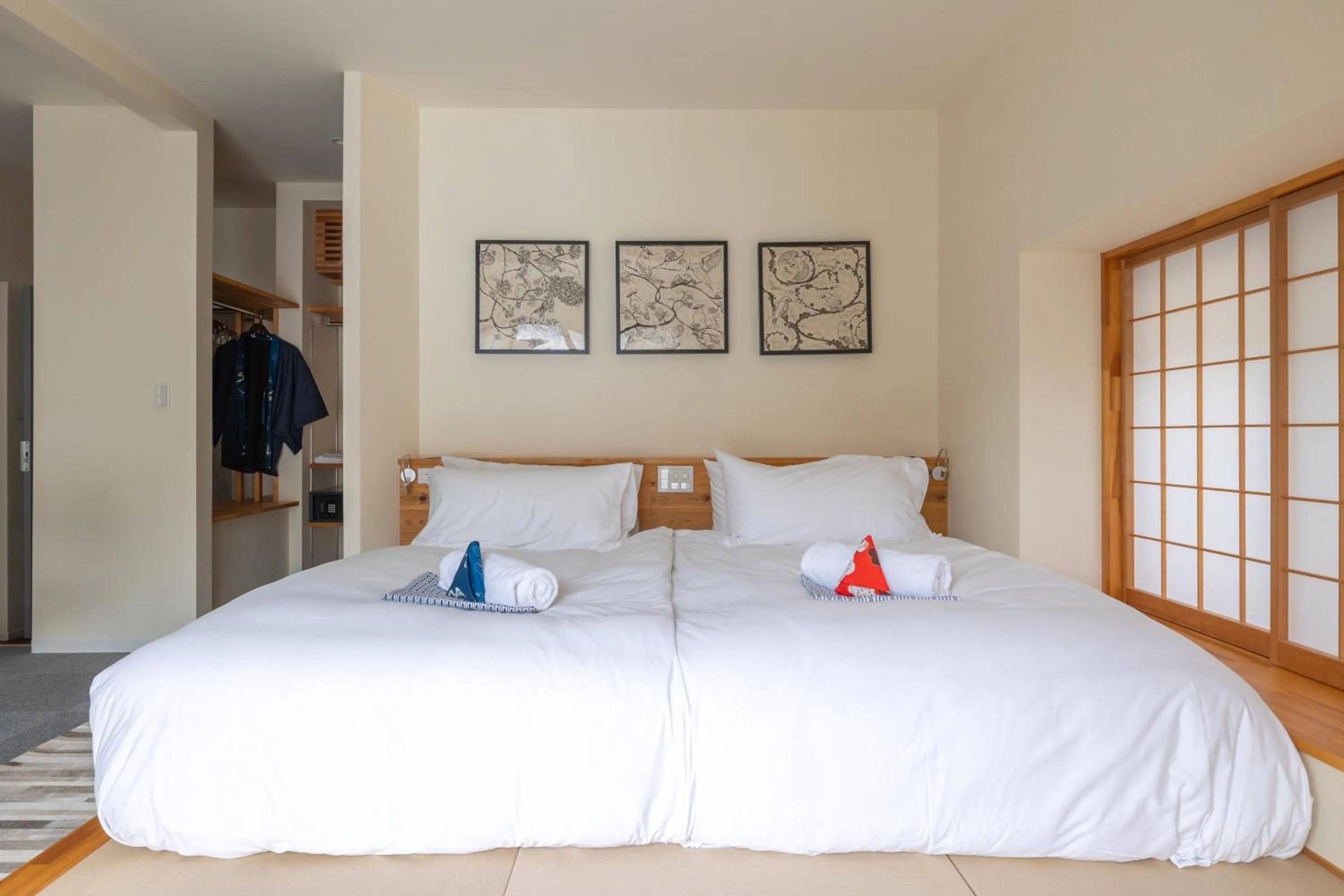 Bed in Residence Yasushi