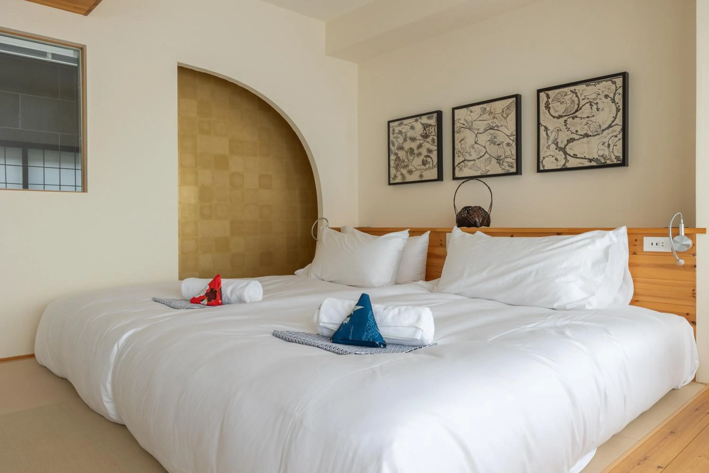 Bed in Residence Yasushi