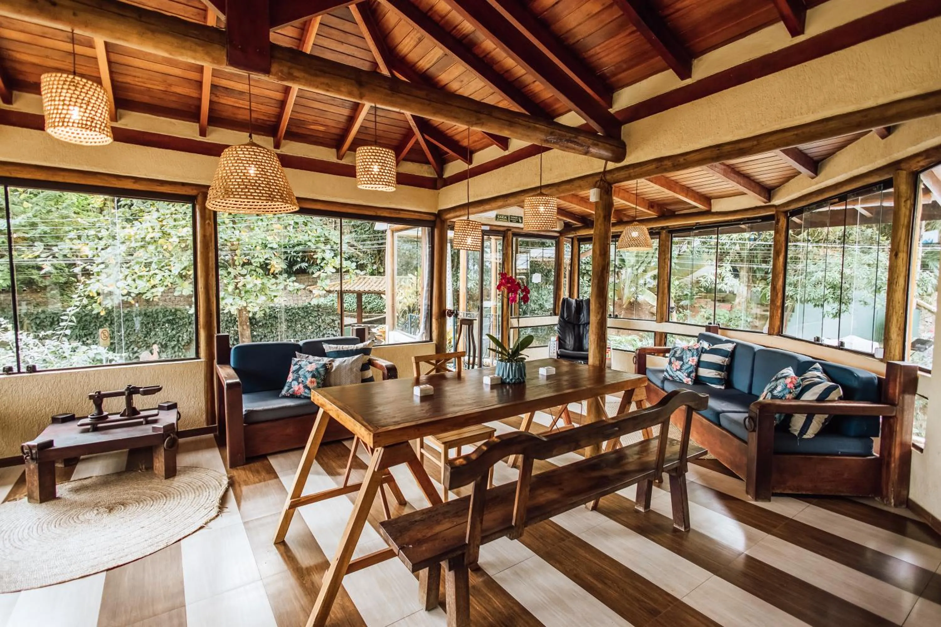 Seating area in VELINN Pousada Santa Tereza