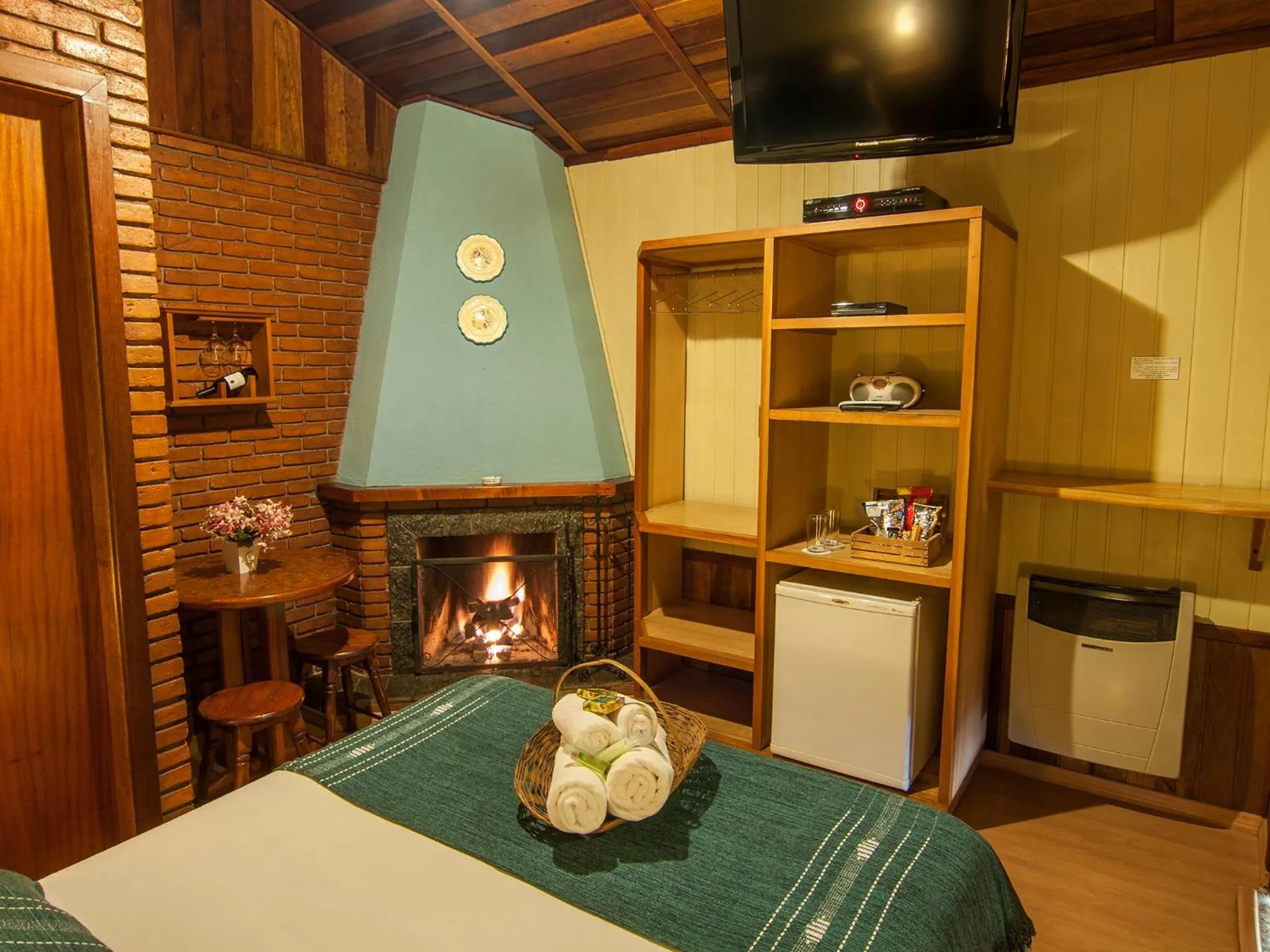 Photo of the whole room, Bed in Pousada Aguia Dourada