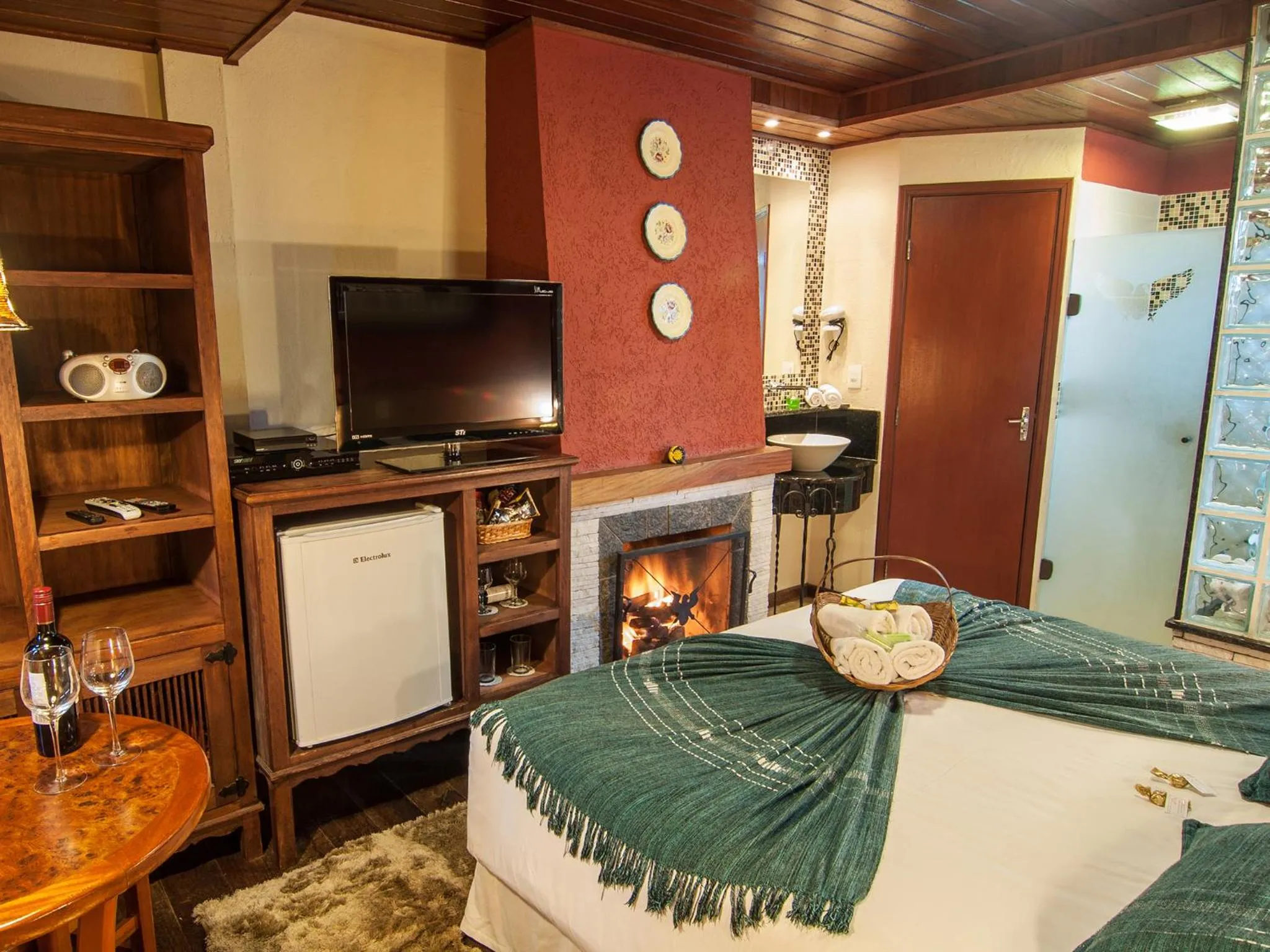 Photo of the whole room, Bed in Pousada Aguia Dourada