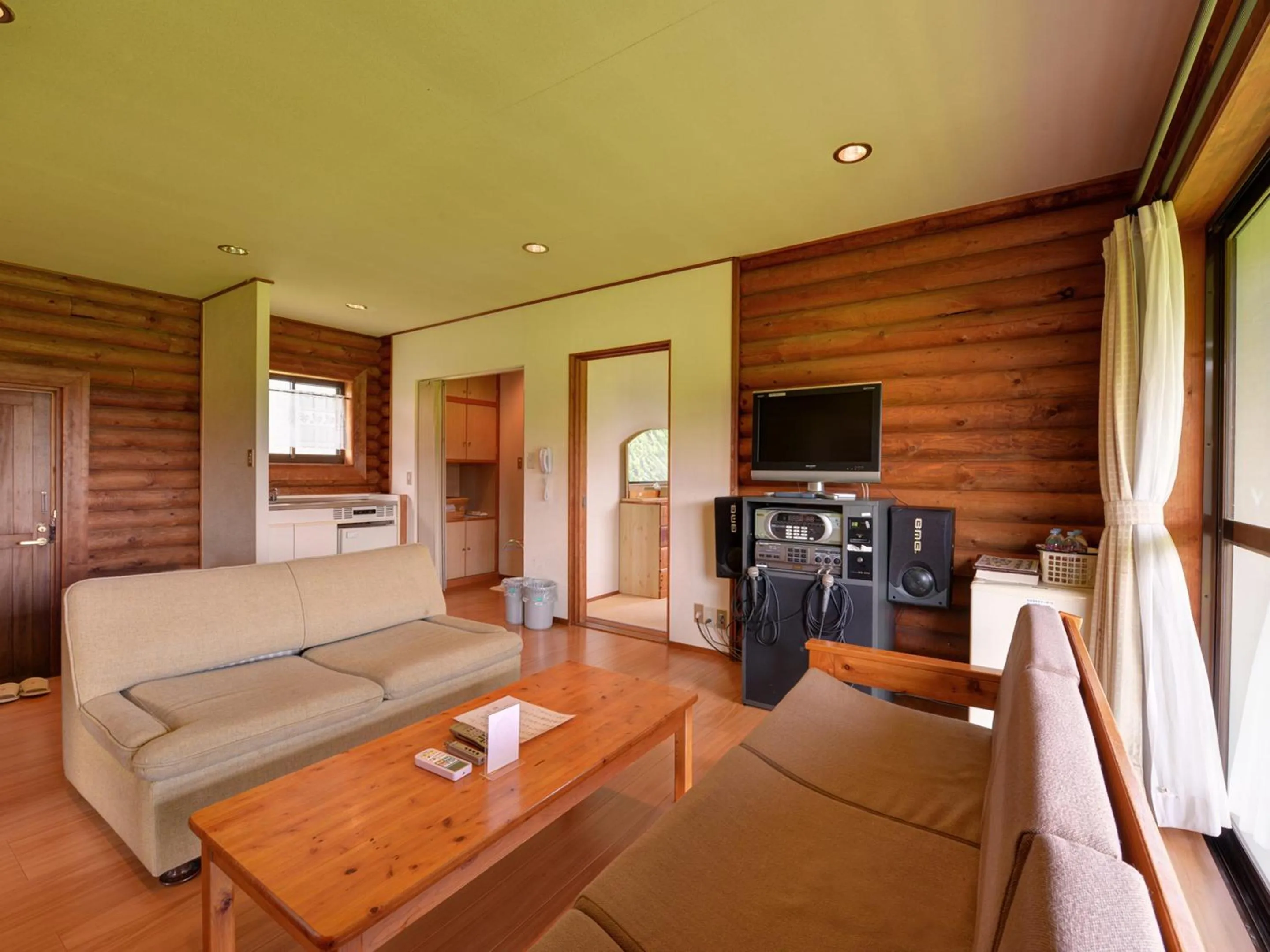 Photo of the whole room in Cocopa Resort Club