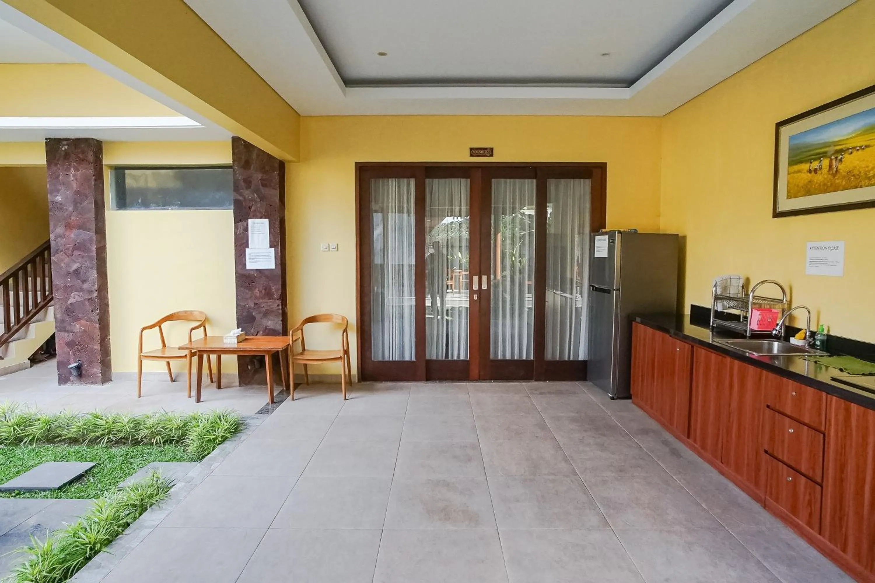 Kitchen or kitchenette in Toya Villa Ubud