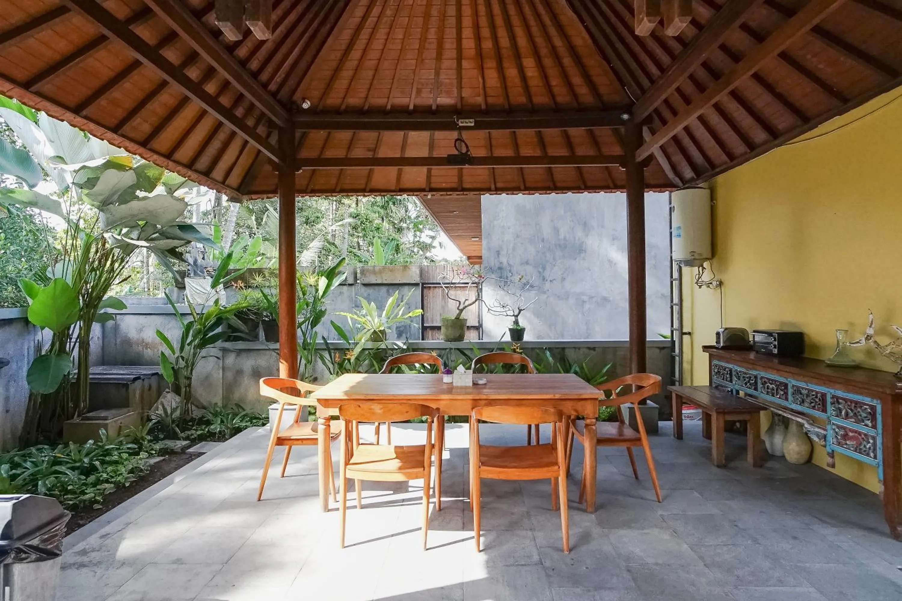 Dining area in Toya Villa Ubud