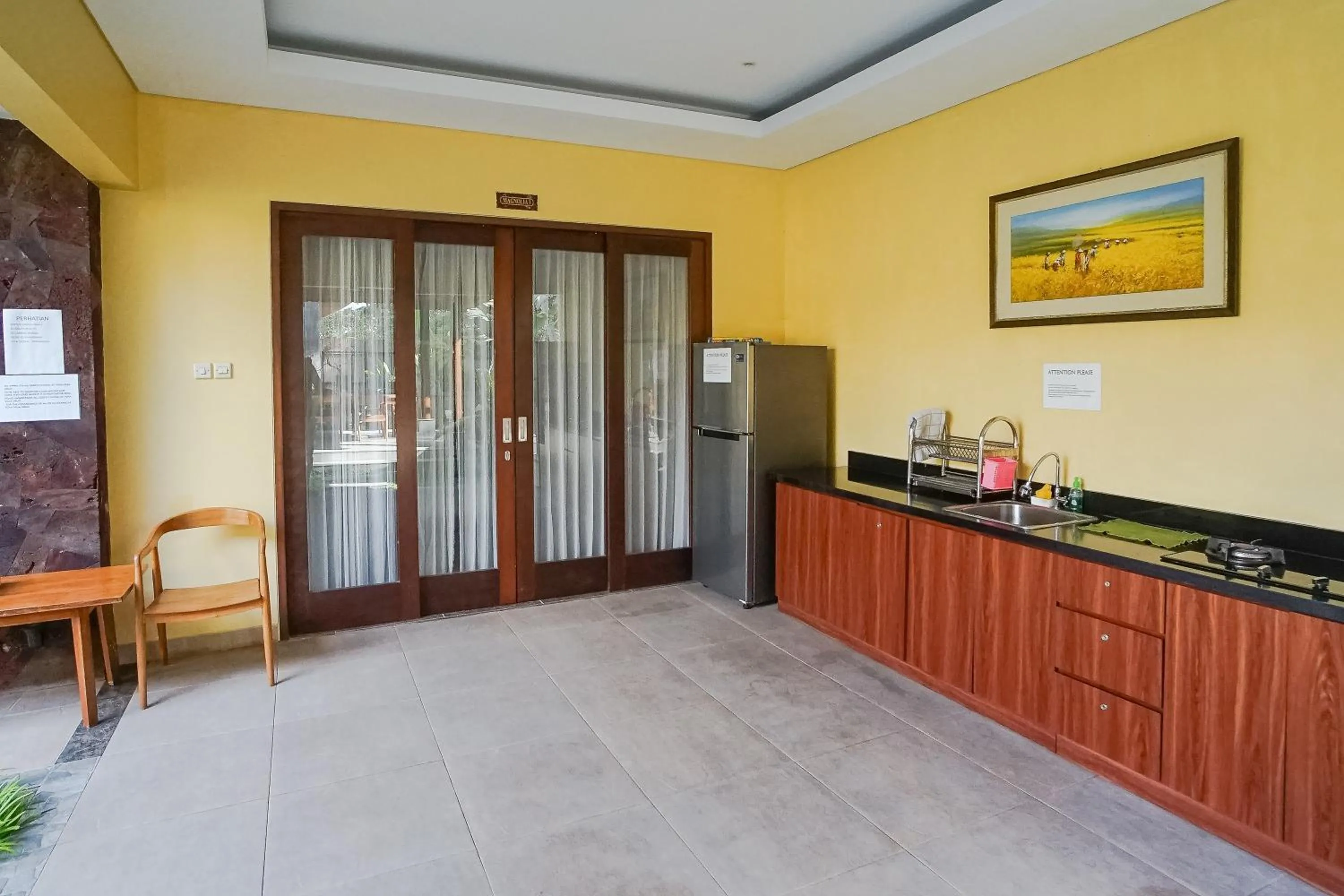 Kitchen or kitchenette in Toya Villa Ubud