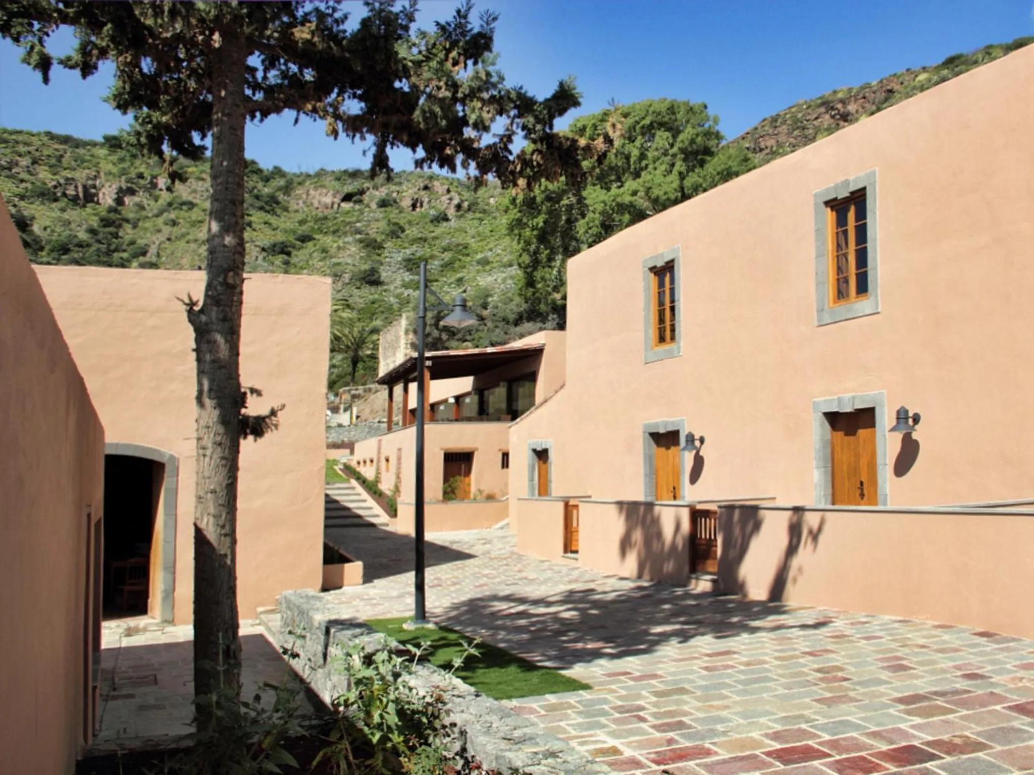 Facade/entrance in Hotel Rural El Mondalón