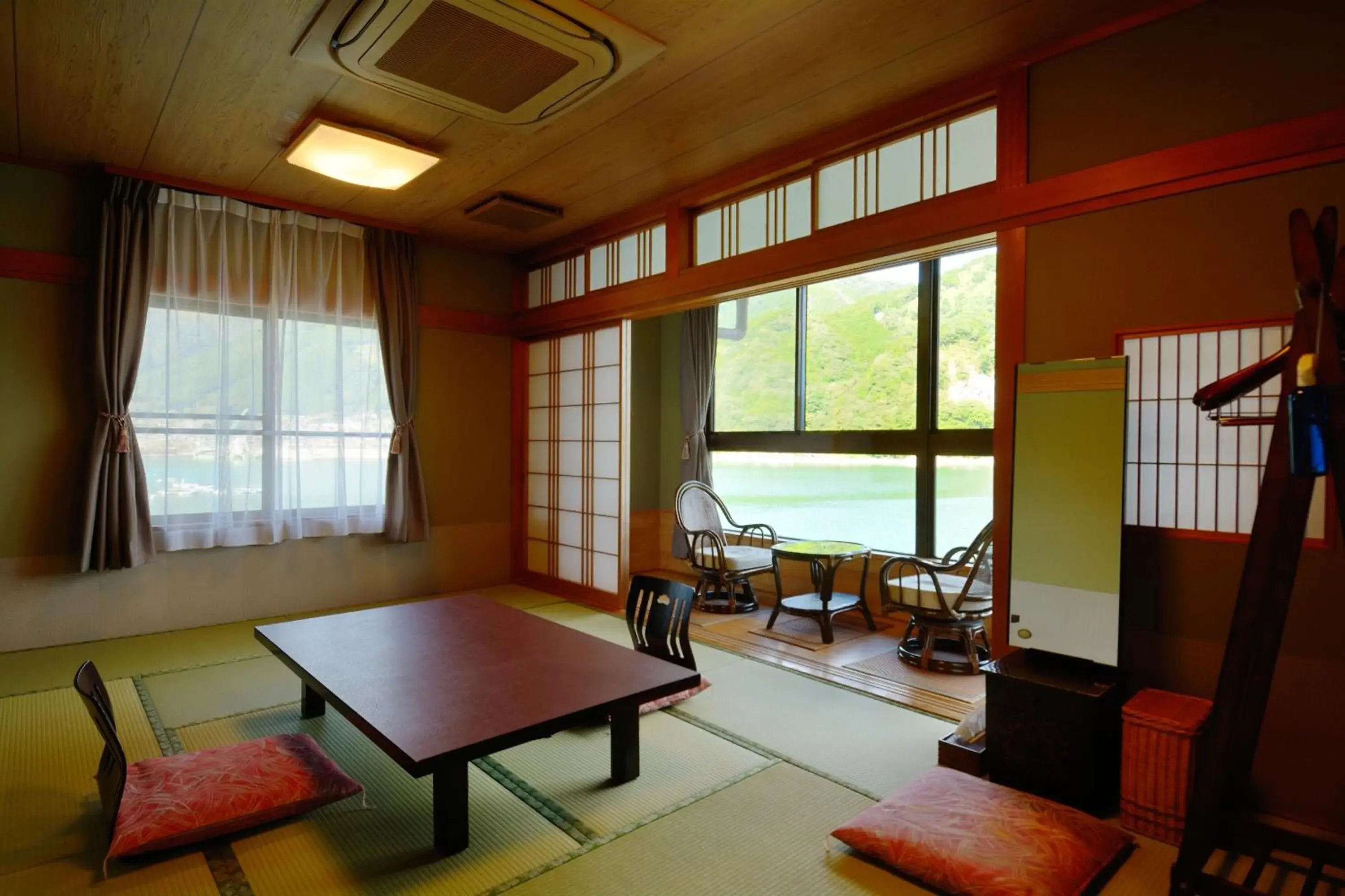 Japanese-Style Room with Ocean View and Shared Bathroom - Non-Smoking in Owase Seaside View Japanese-Style Room with Ocean View and Shared Bathroom - Non-Smoking in Owase Seaside View