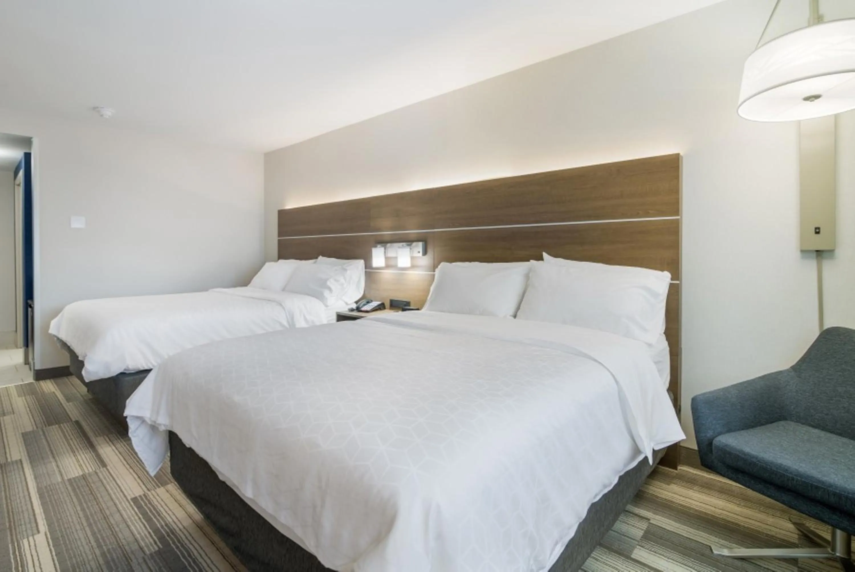 Photo of the whole room, Bed in Holiday Inn Express - Plymouth by IHG