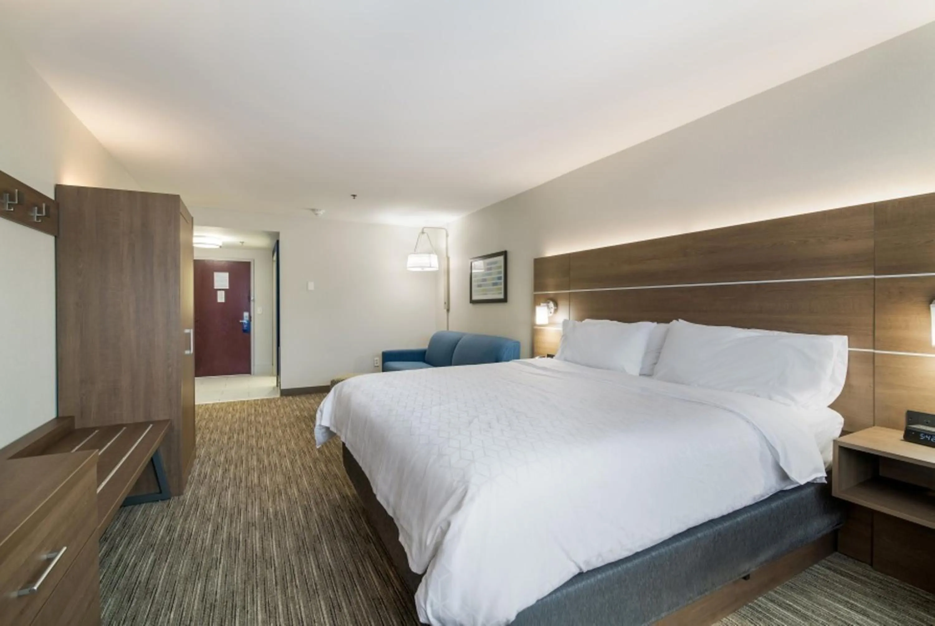 Photo of the whole room, Bed in Holiday Inn Express - Plymouth by IHG