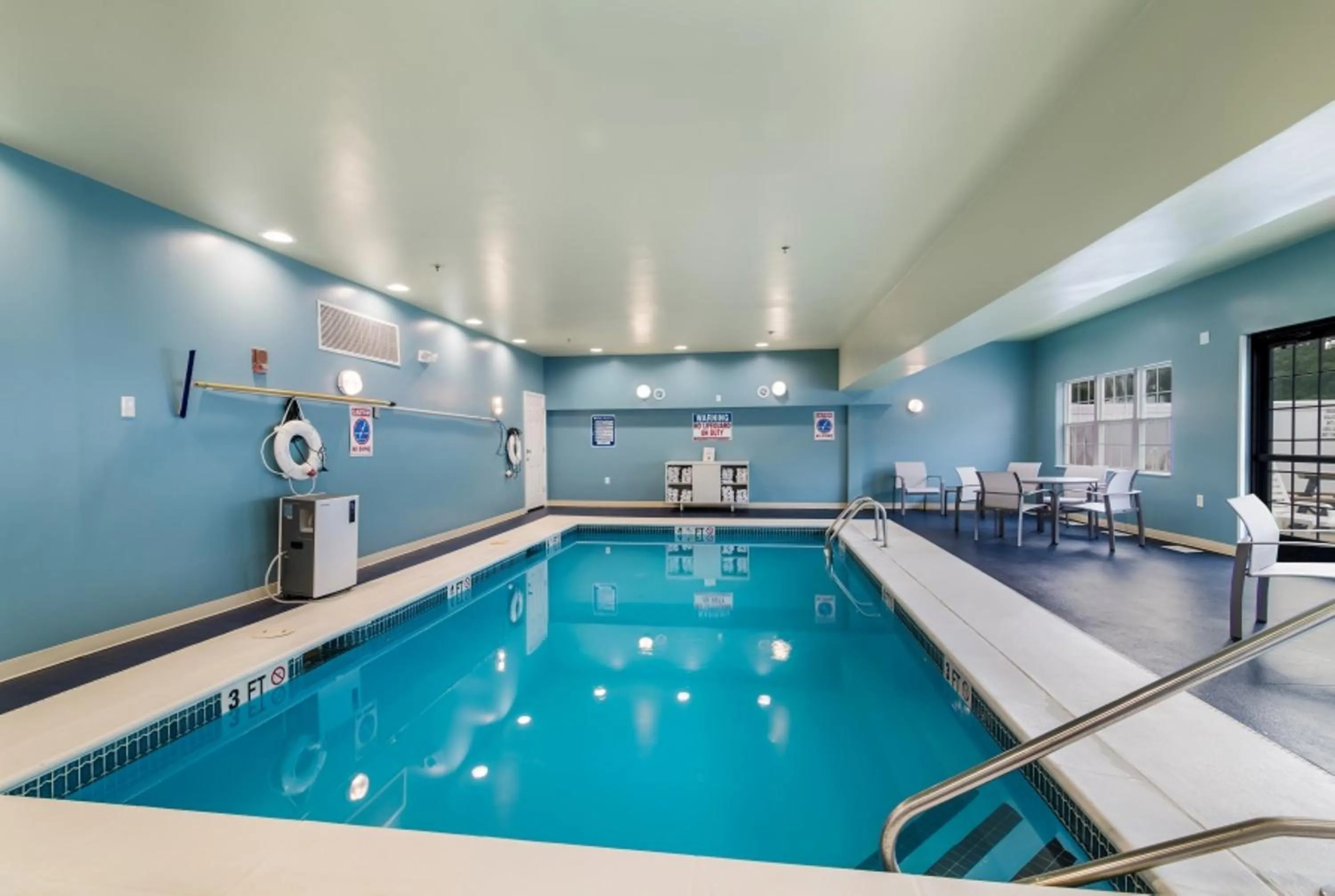 Swimming pool in Holiday Inn Express - Plymouth by IHG