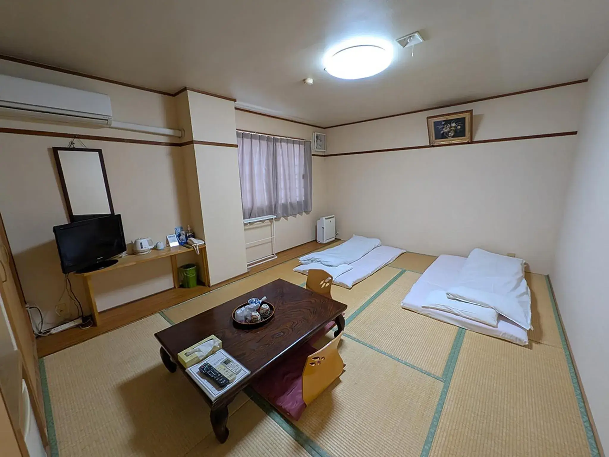 Japanese-Style Room with Shared Bathroom - single occupancy in Business Hotel Miharashitei Japanese-Style Room with Shared Bathroom - single occupancy in Business Hotel Miharashitei