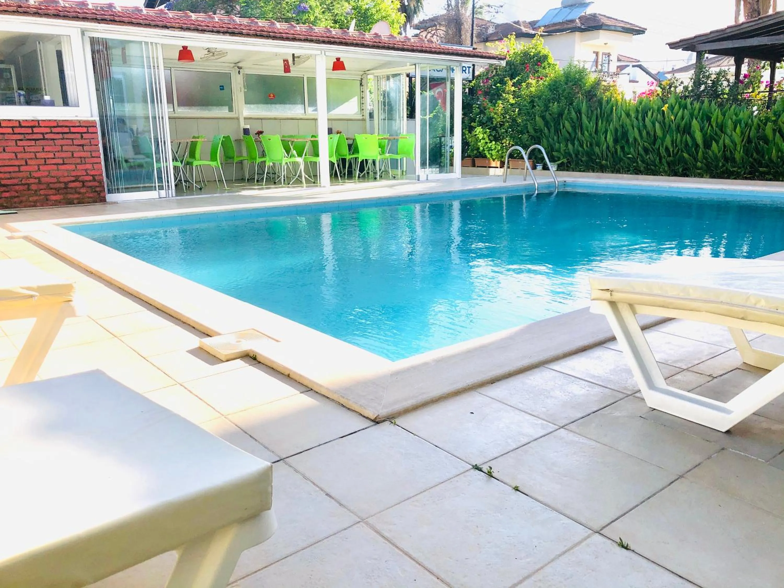 Swimming pool in Karaca Apart Hotel