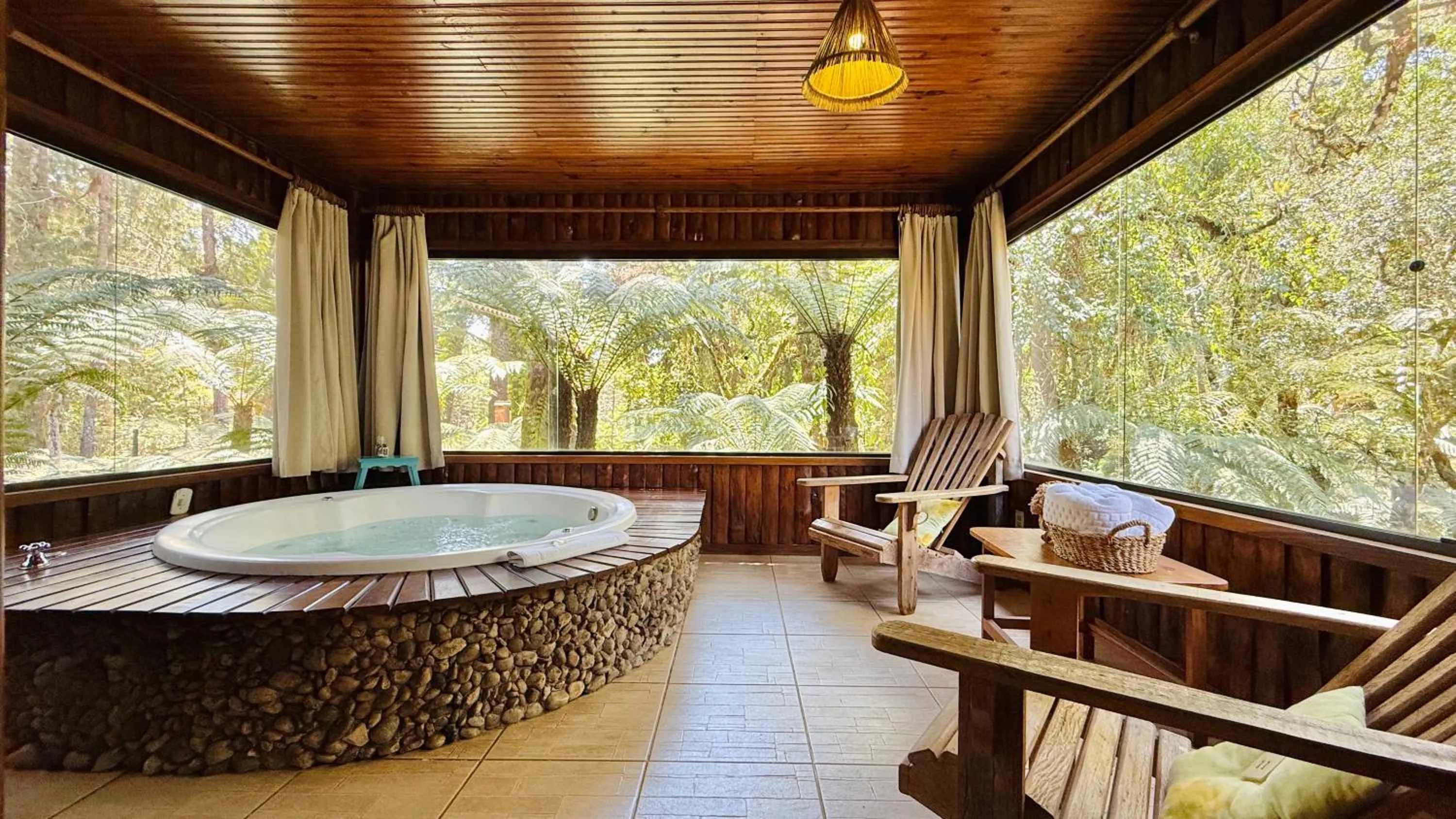 Hot Tub in Pousada Villa D'Amore