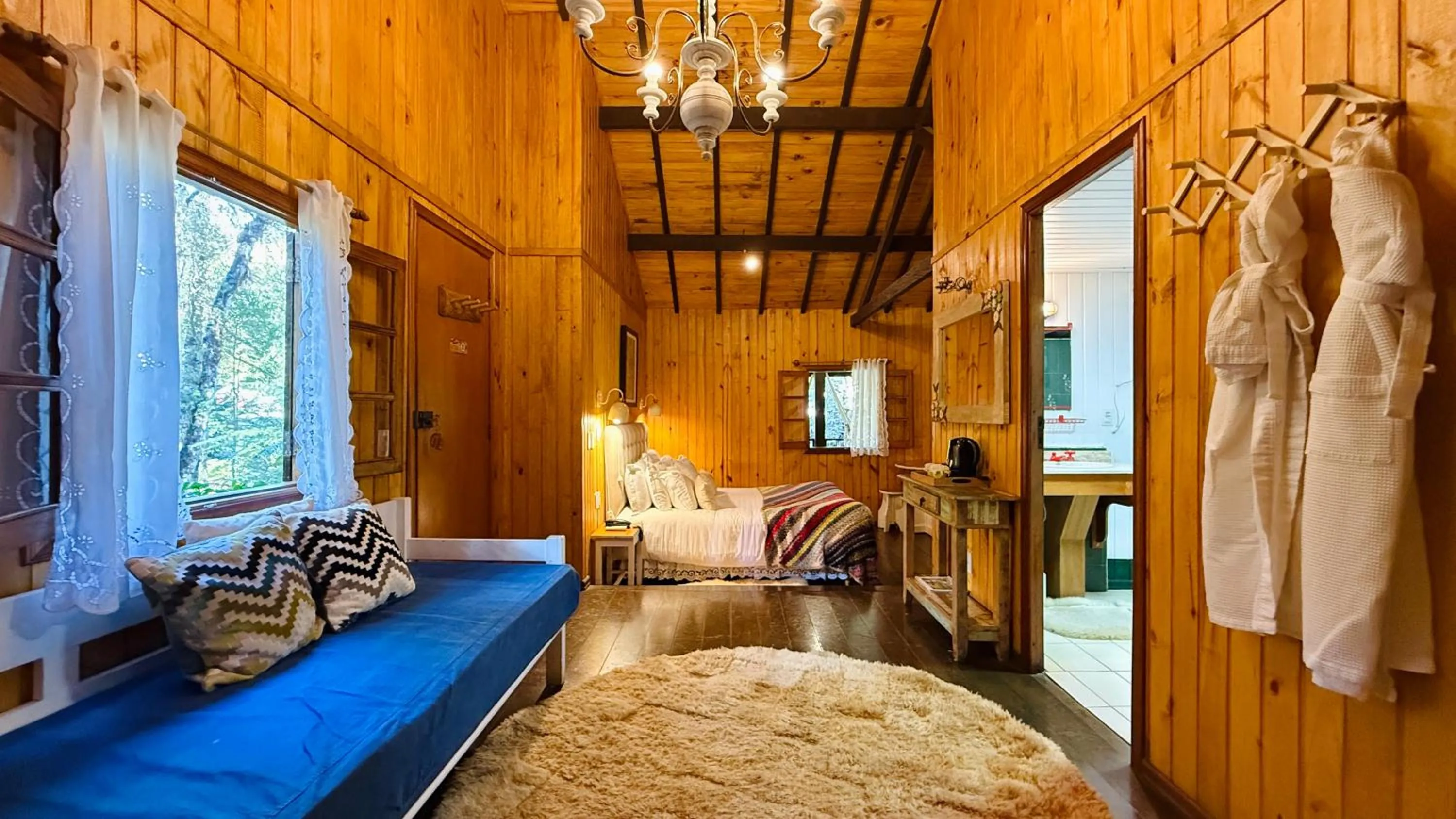 Photo of the whole room, Bed in Pousada Villa D'Amore