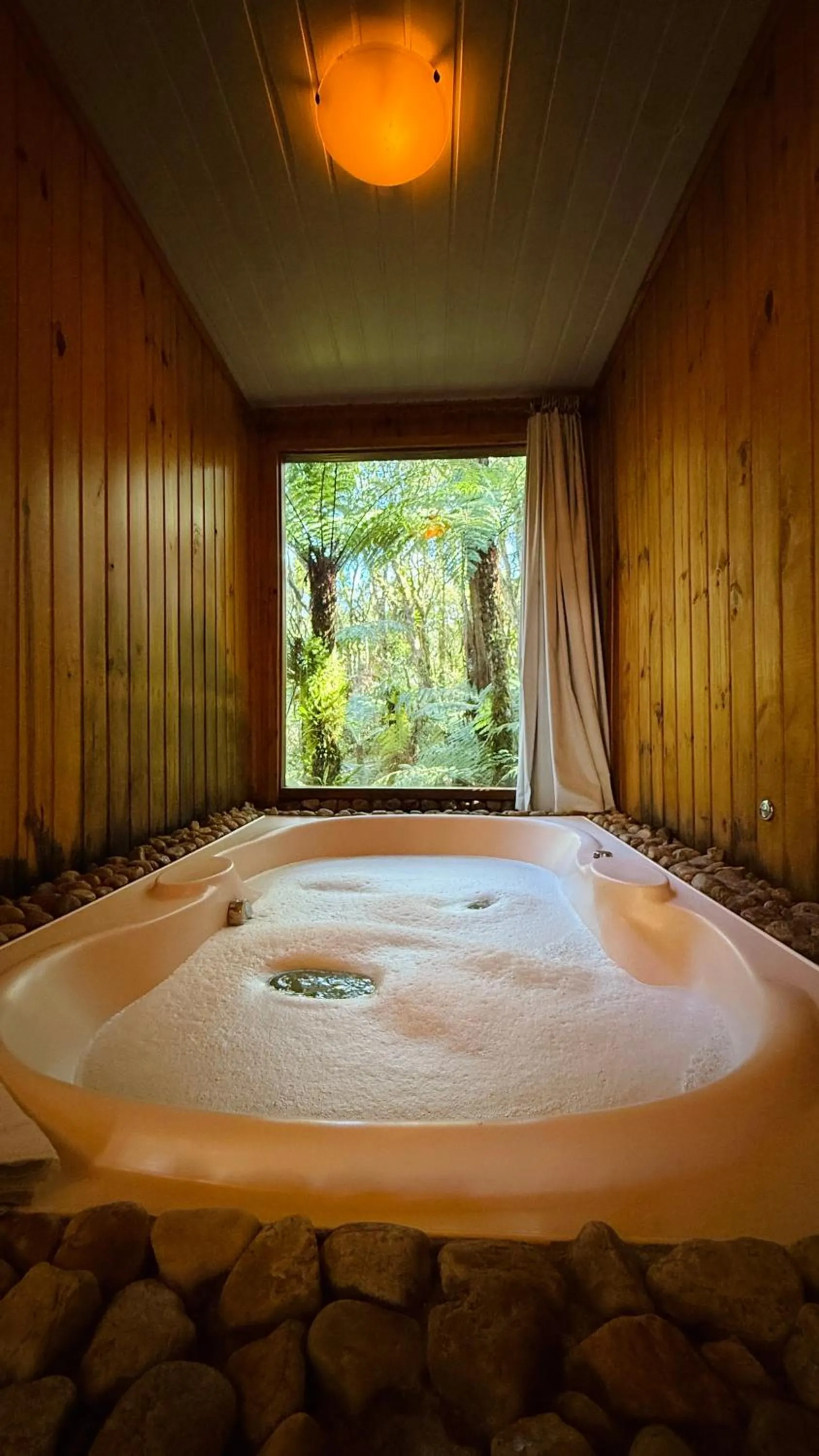 Hot Tub in Pousada Villa D'Amore