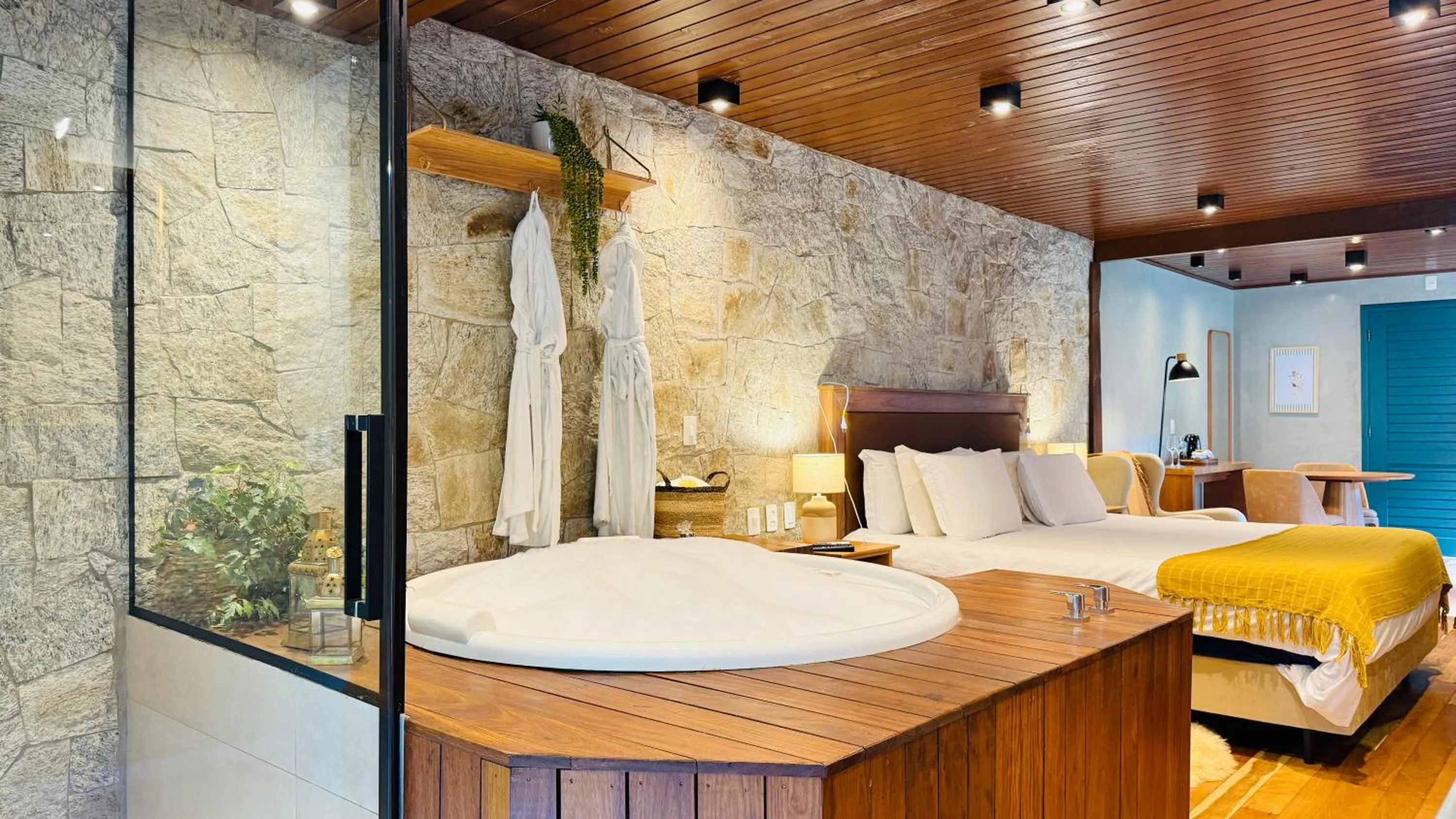 Photo of the whole room, Bed in Pousada Villa D'Amore