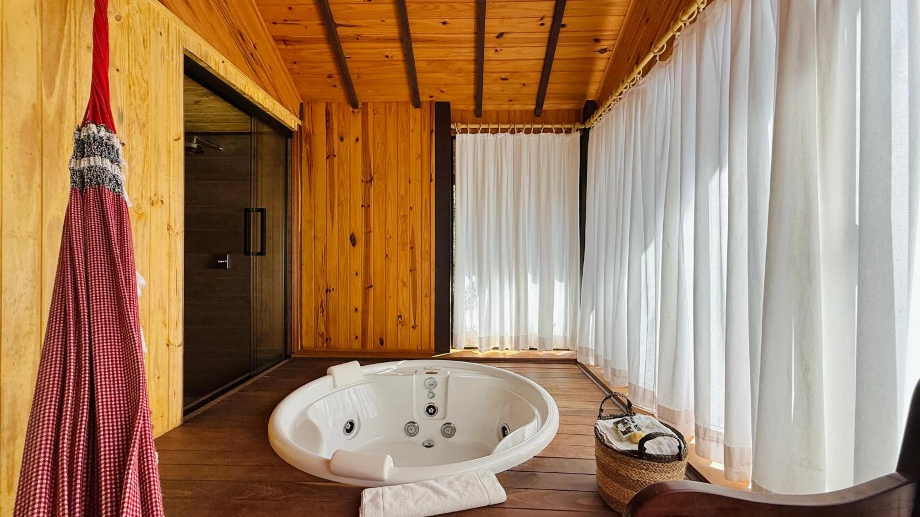 Hot Tub in Pousada Villa D'Amore